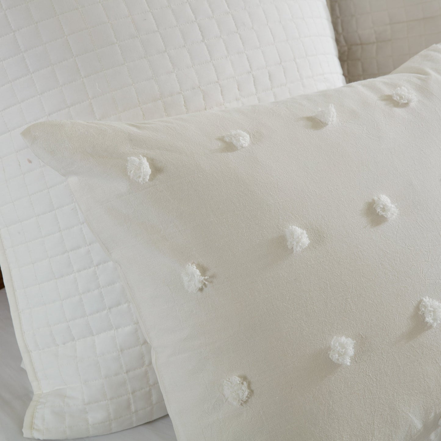 Intelligent Design Maize Cotton Jacquard Duvet Cover Set with Euro Shams and Throw Pillows