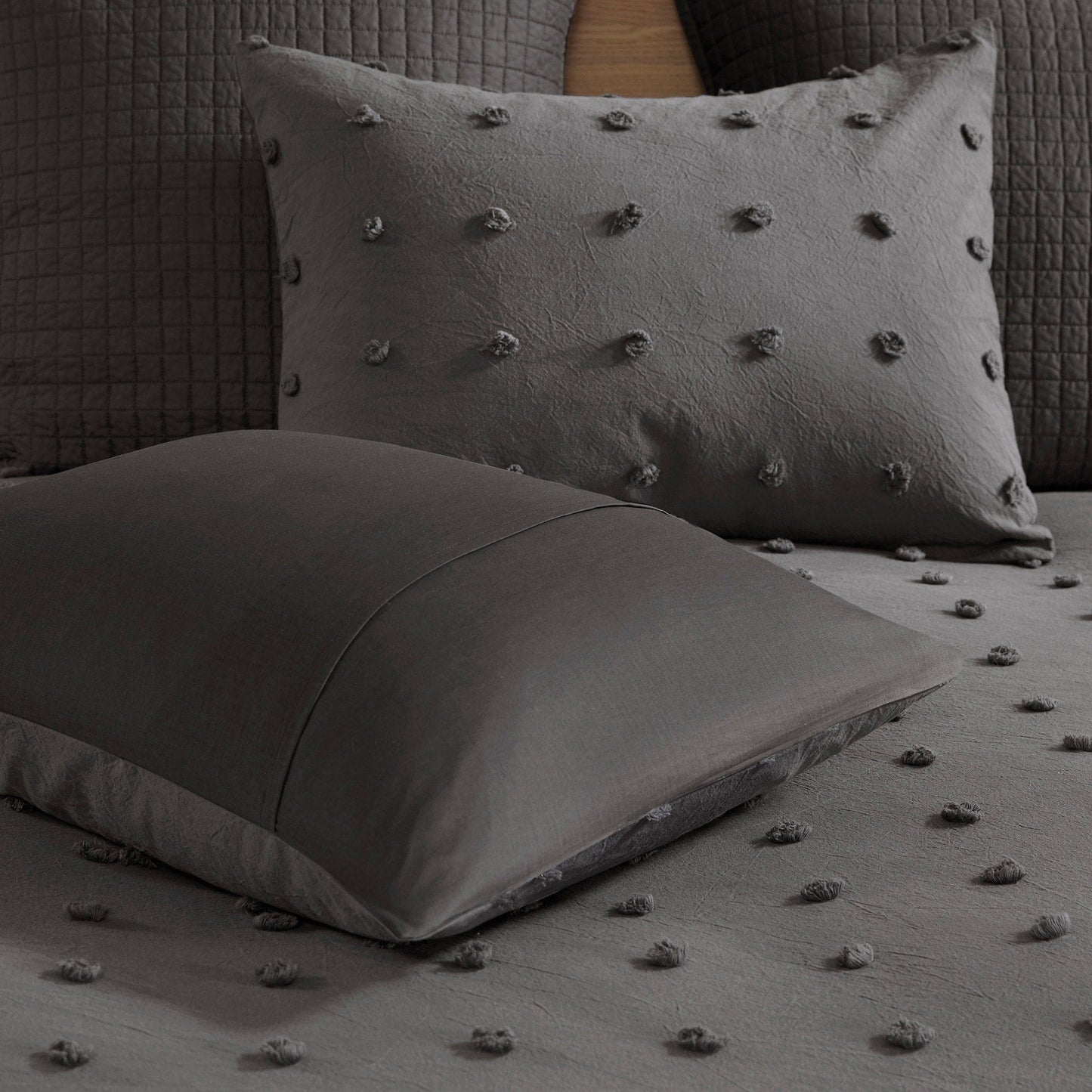 Intelligent Design Maize Cotton Jacquard Duvet Cover Set with Euro Shams and Throw Pillows