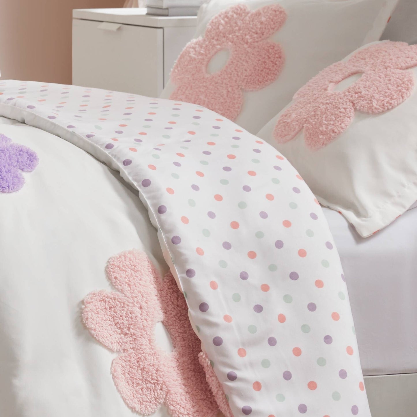 Intelligent Design Kids Madeline Floral Reversible Tufted Chenille Duvet Cover Set