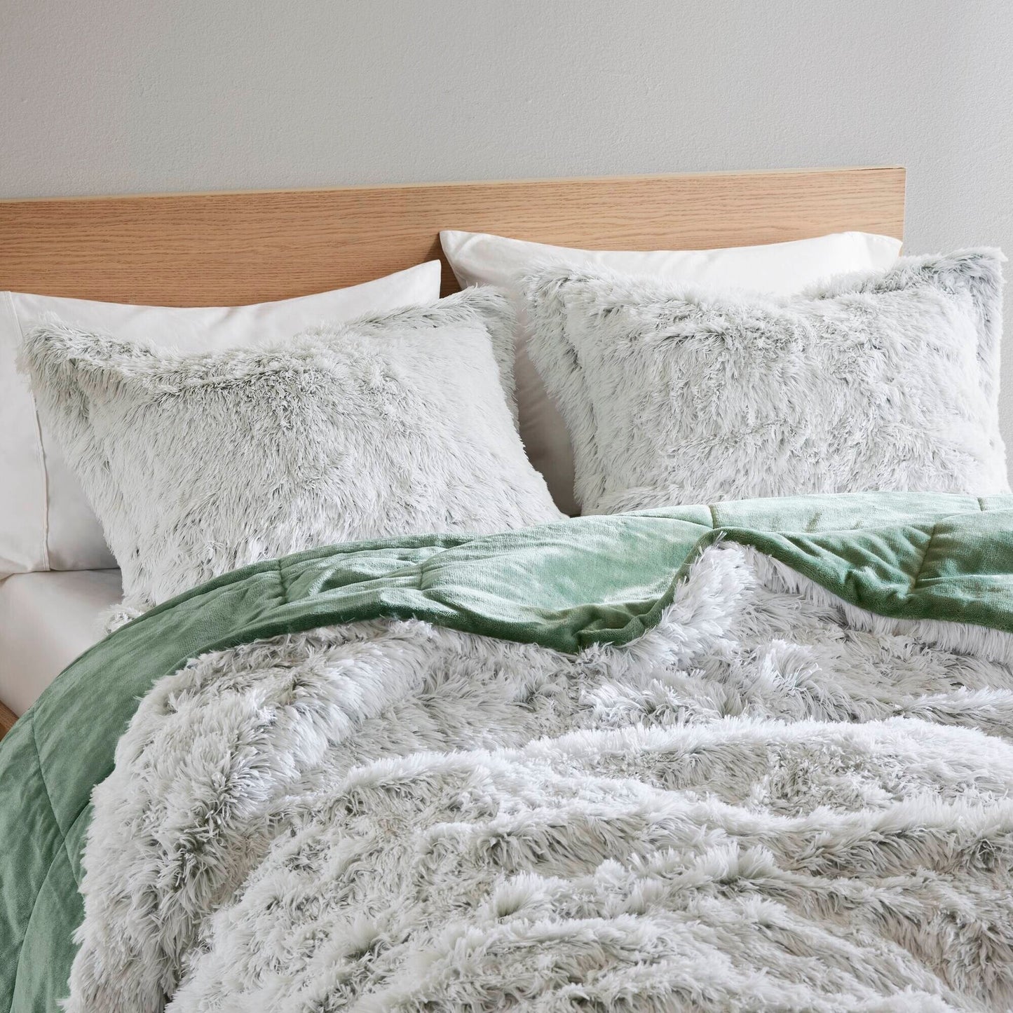 Intelligent Design Leena Shaggy Long Fur Comforter Mini Set
