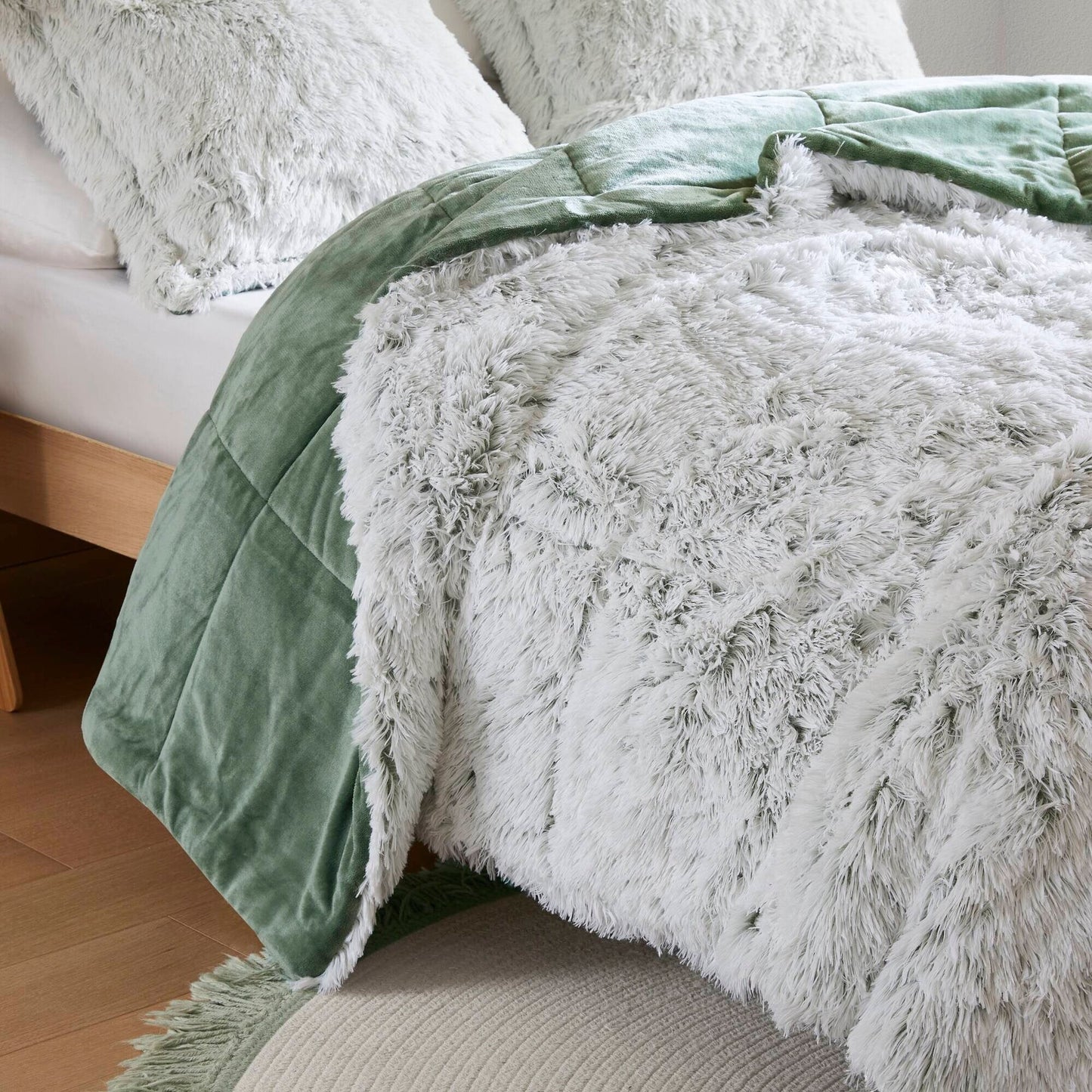 Intelligent Design Leena Shaggy Long Fur Comforter Mini Set