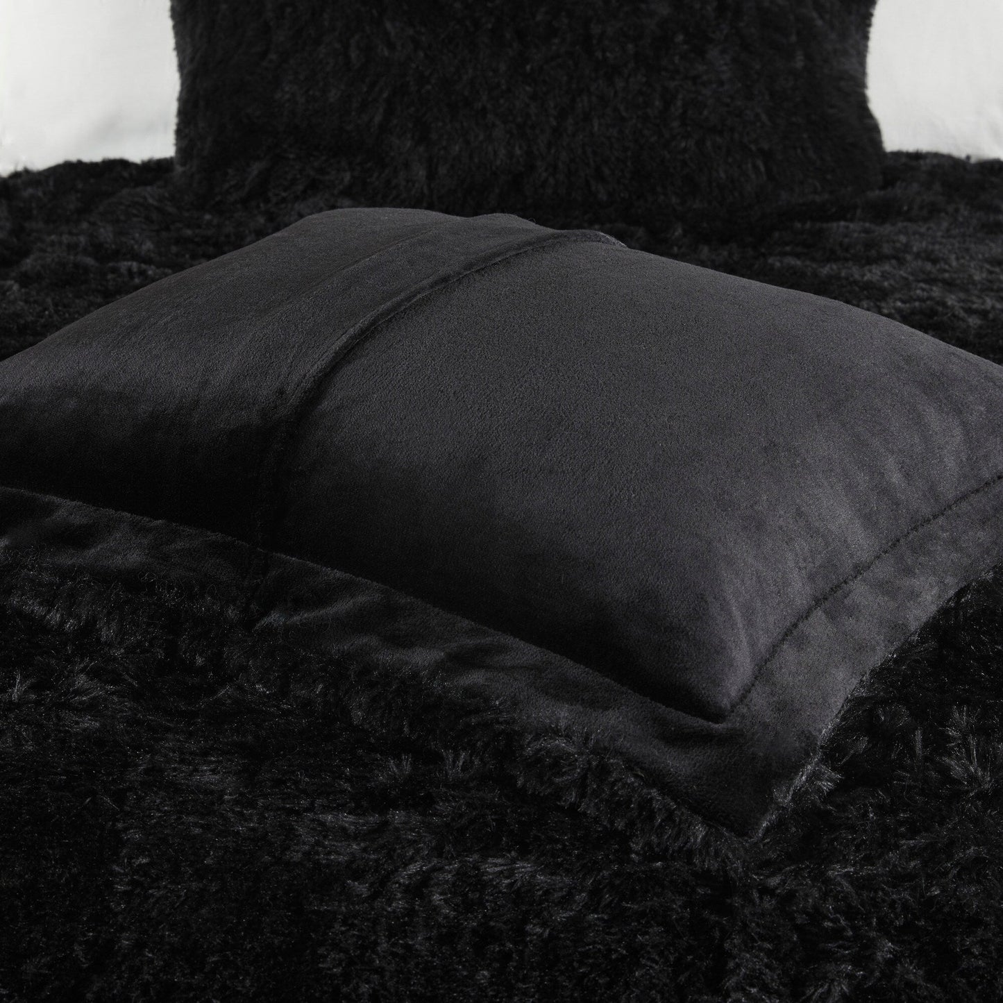 Intelligent Design Leena Shaggy Long Fur Comforter Mini Set