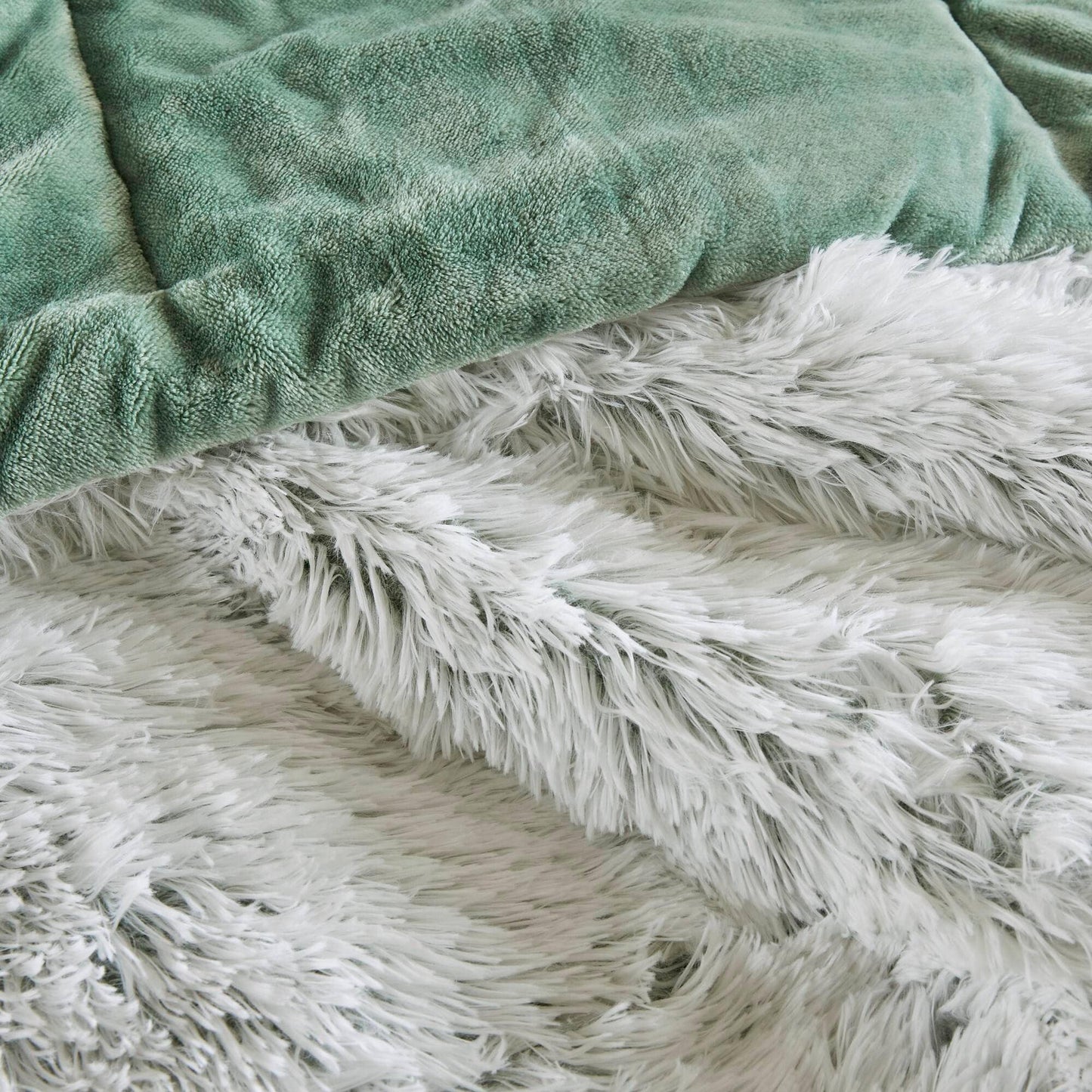 Intelligent Design Leena Shaggy Long Fur Comforter Mini Set