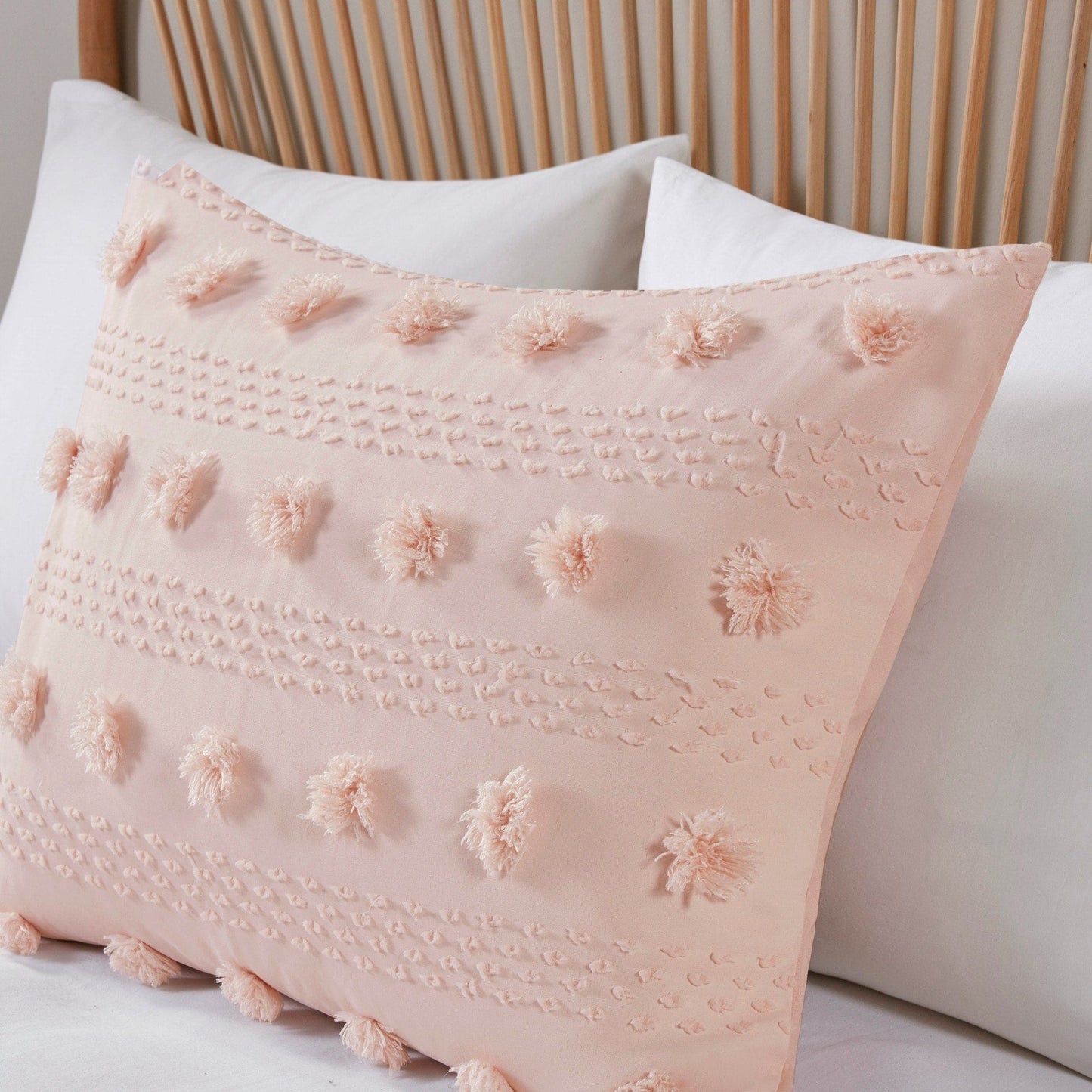 Intelligent Design Vera Clip Jacquard Comforter Set