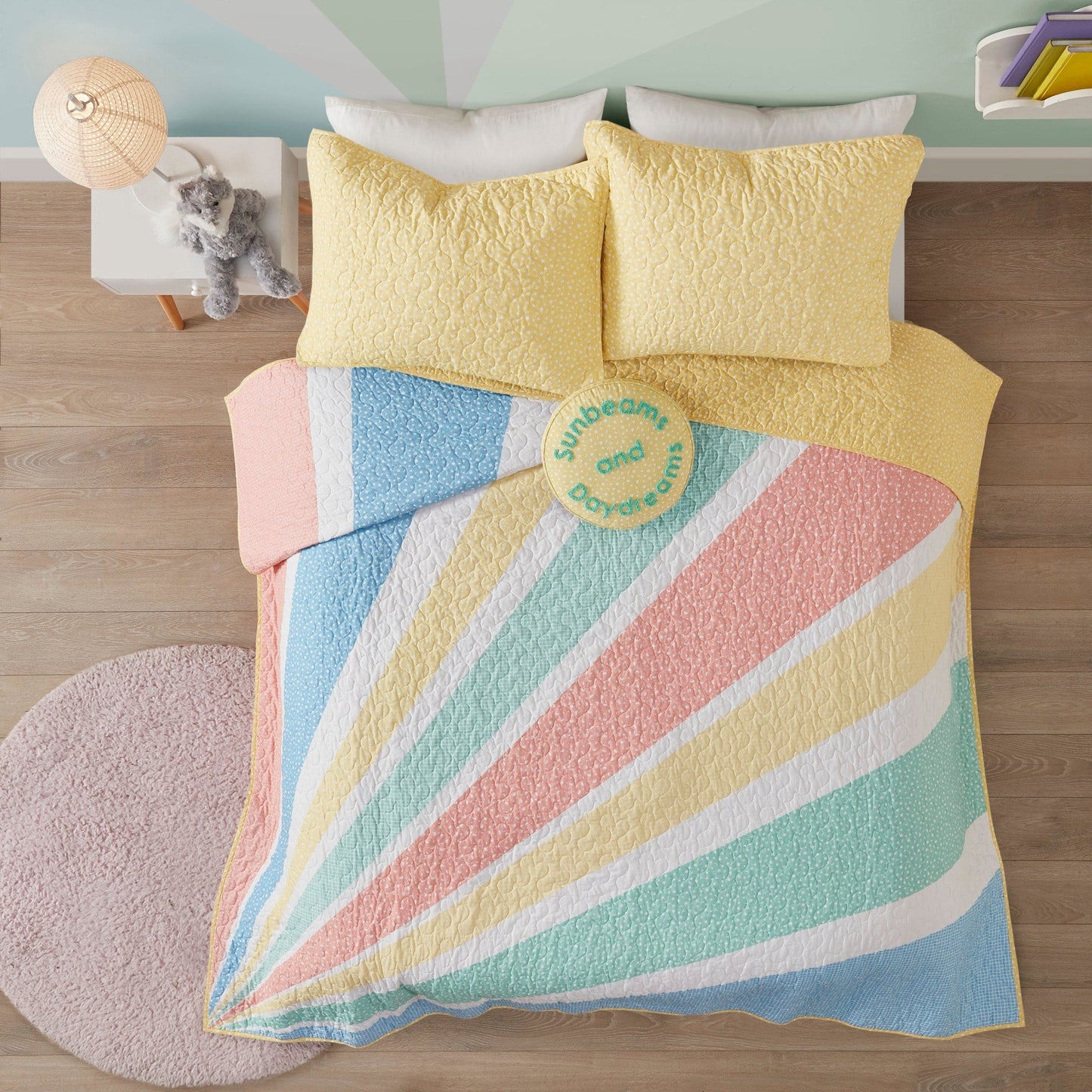 Intelligent Design Kids Jessie Rainbow Sunburst Reversible Cotton Quilt Set with Throw Pillow