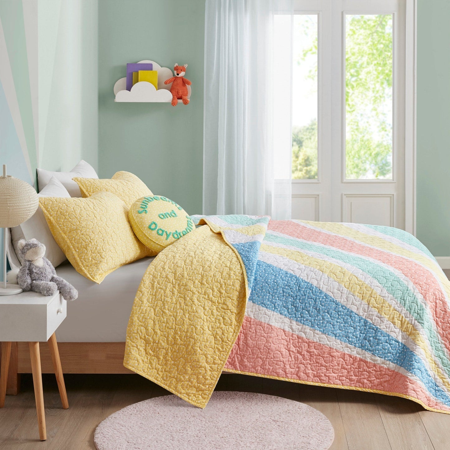 Intelligent Design Kids Jessie Rainbow Sunburst Reversible Cotton Quilt Set with Throw Pillow