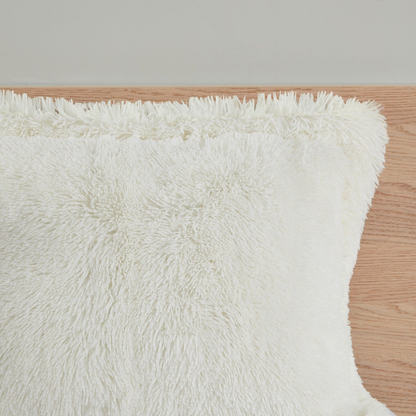 Intelligent Design Leena Shaggy Long Fur Comforter Mini Set
