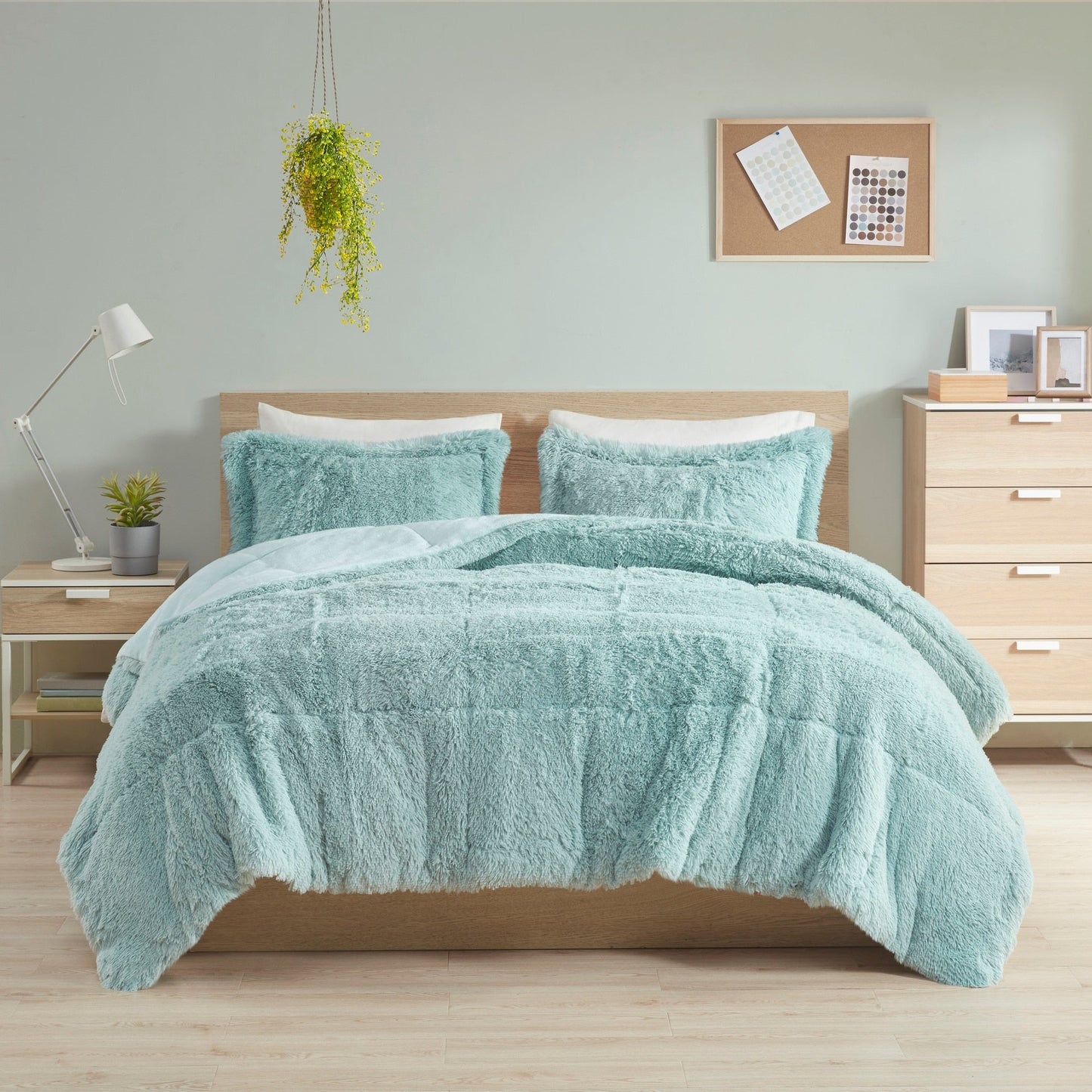 Intelligent Design Leena Shaggy Long Fur Comforter Mini Set