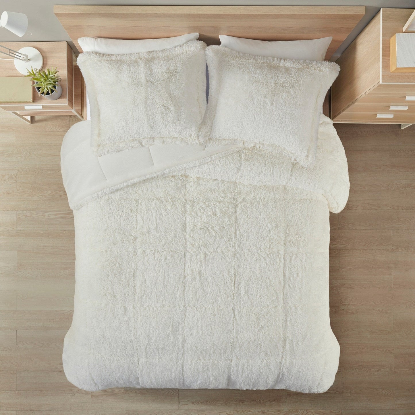 Intelligent Design Leena Shaggy Long Fur Comforter Mini Set