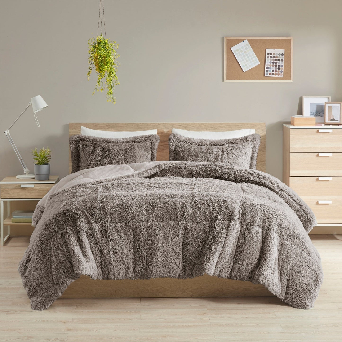 Intelligent Design Leena Shaggy Long Fur Comforter Mini Set