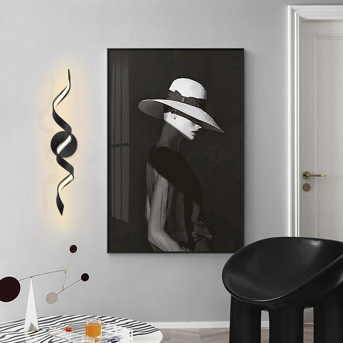 Modern Spiral Design LED Bathroom Vanity Light Dimmable Wall Light