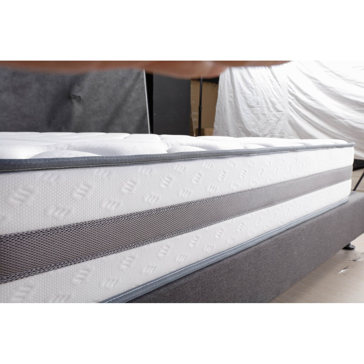 10 Tight Top Gel Memory Foam Innerspring Mattress With Pocket Spring