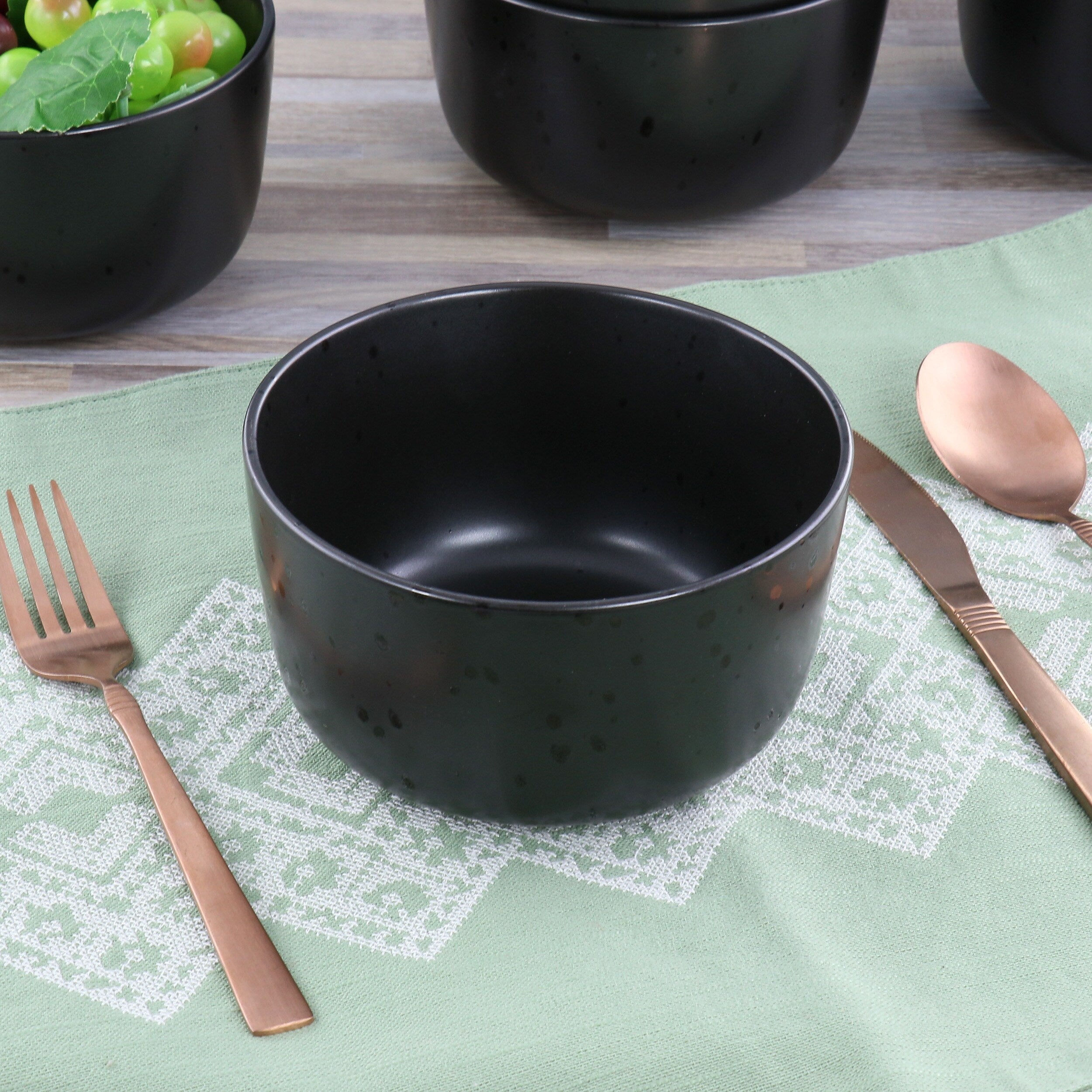 6 Piece Round Stoneware 5.5 Inch Bowl Set in Pepper