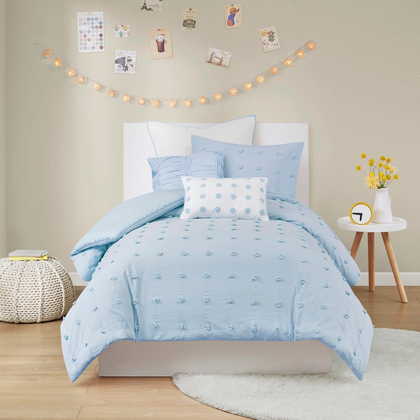 Intelligent Design Maize Cotton Jacquard Duvet Cover Set with Euro Shams and Throw Pillows