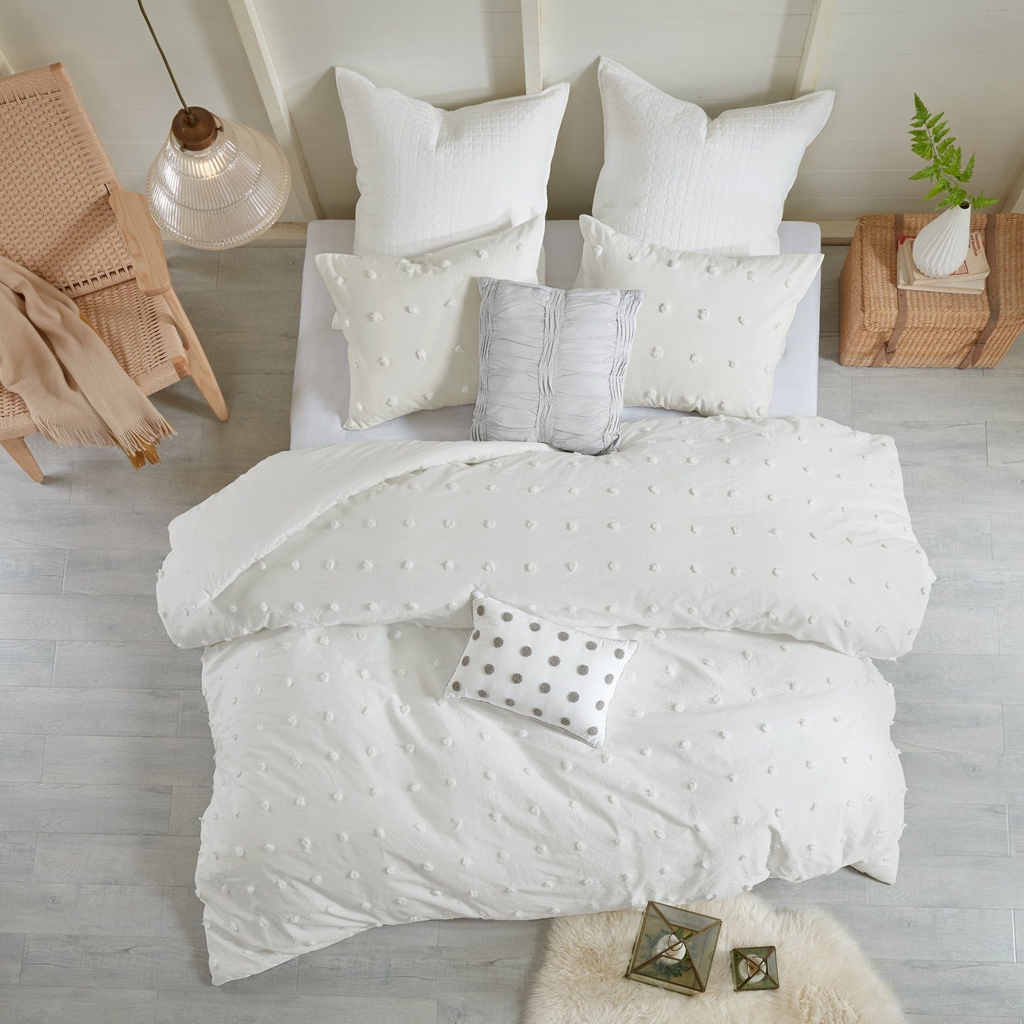 Intelligent Design Maize Cotton Jacquard Duvet Cover Set with Euro Shams and Throw Pillows