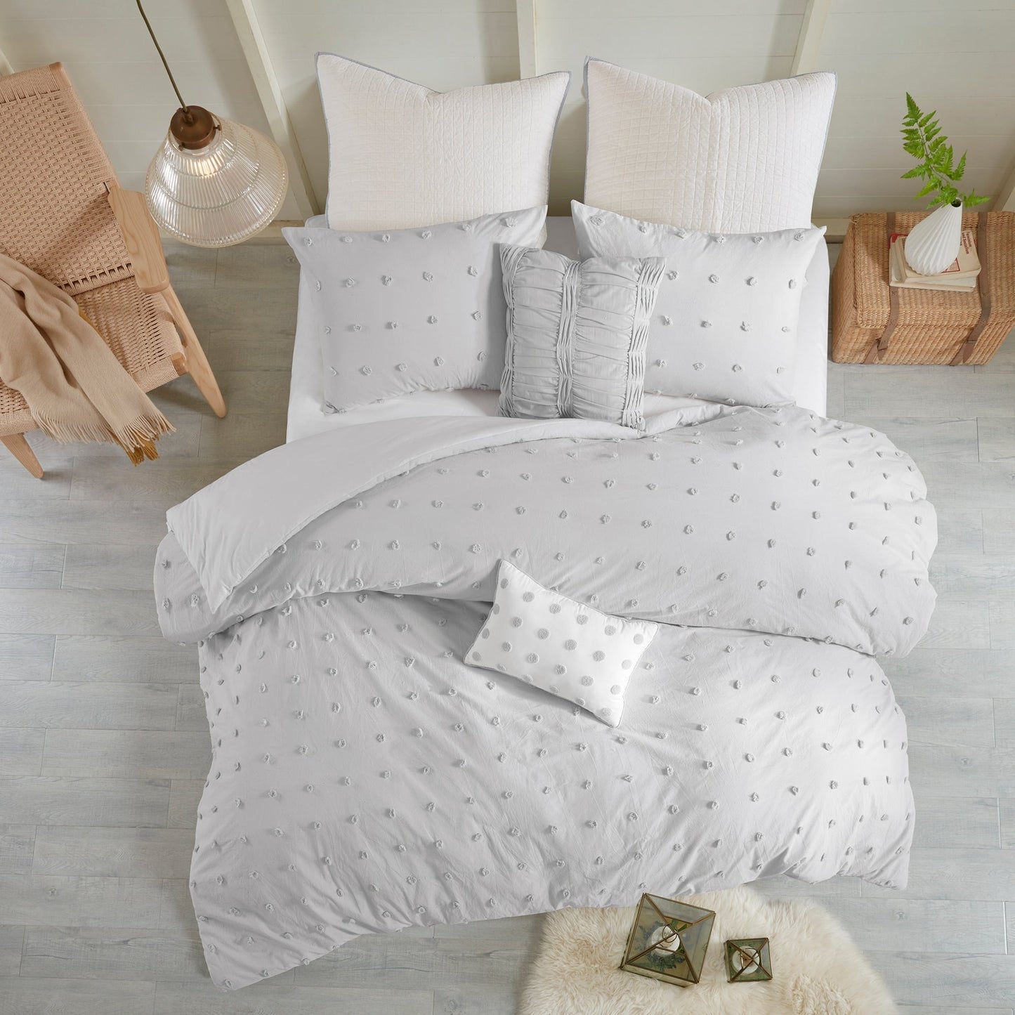 Intelligent Design Maize Cotton Jacquard Duvet Cover Set with Euro Shams and Throw Pillows