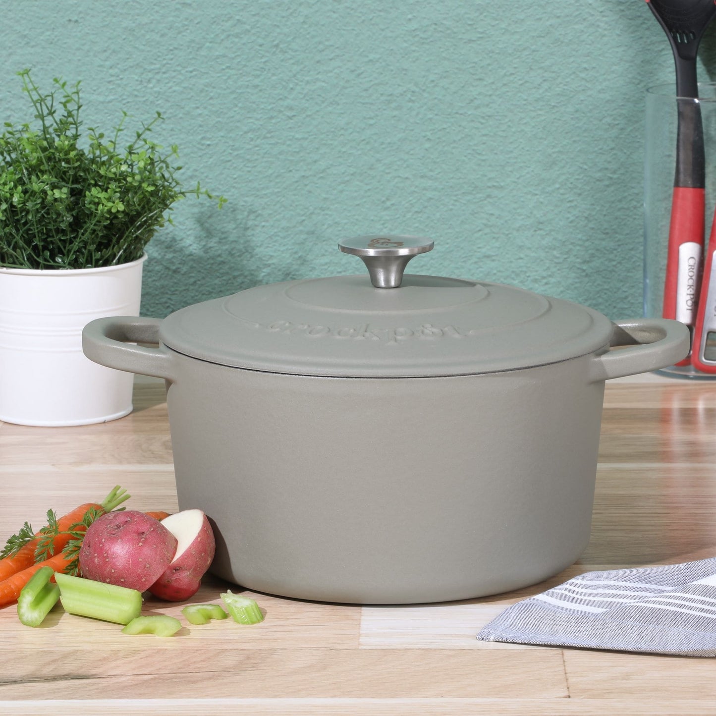 Crock Pot Artisan 5-Quart Round Dutch Oven - Matte Dusty Pink