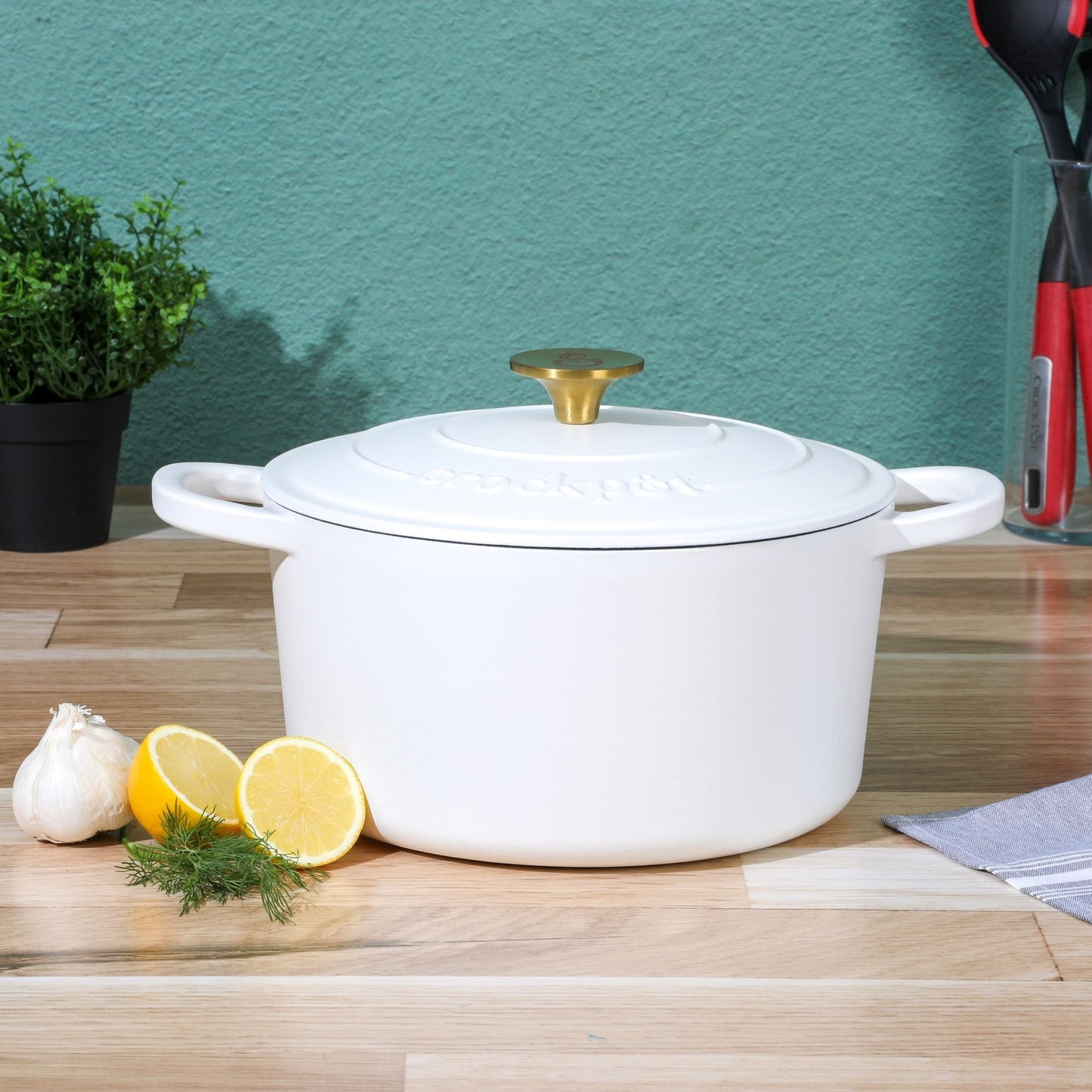 Crock Pot Artisan 5-Quart Round Dutch Oven - Matte Dusty Pink
