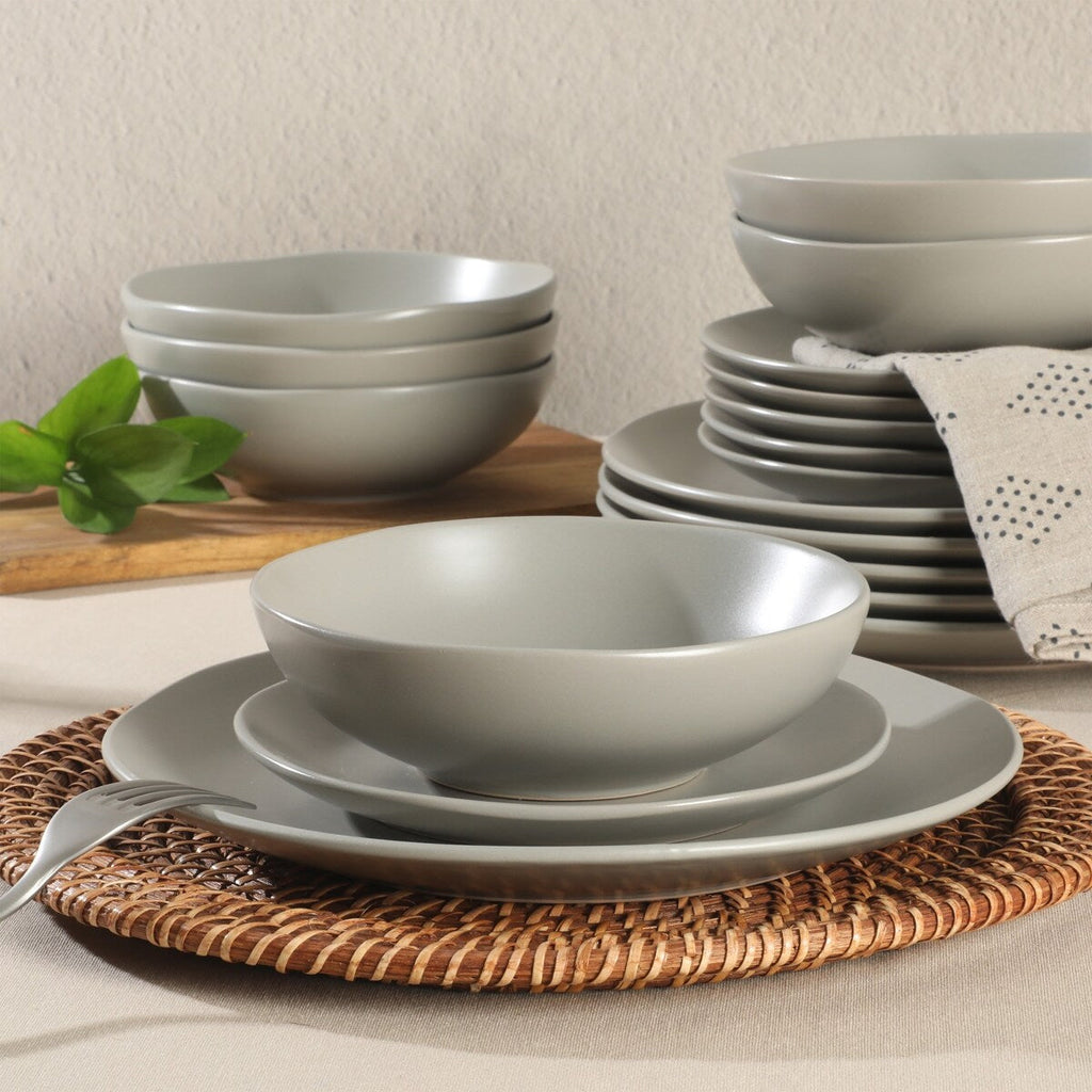 Gibson Home Bethel 18 Piece Plates and Bowls Ceramic Stoneware Organic Shape Dinnerware Set (Service for 6)
