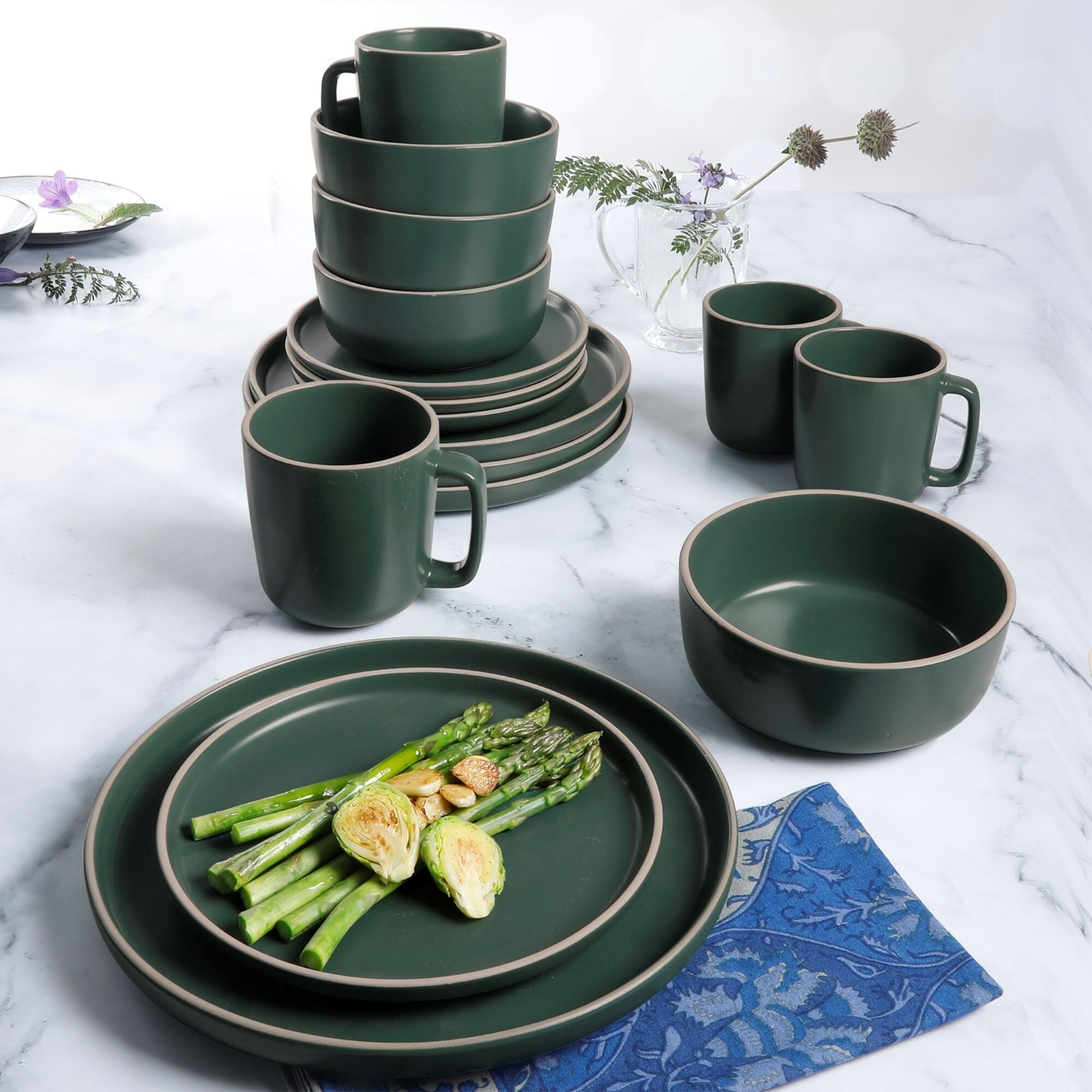 Gibson Home Zuma 16 Piece Stoneware Plates, Bowls, & Mugs Dinnerware Set - Matte White