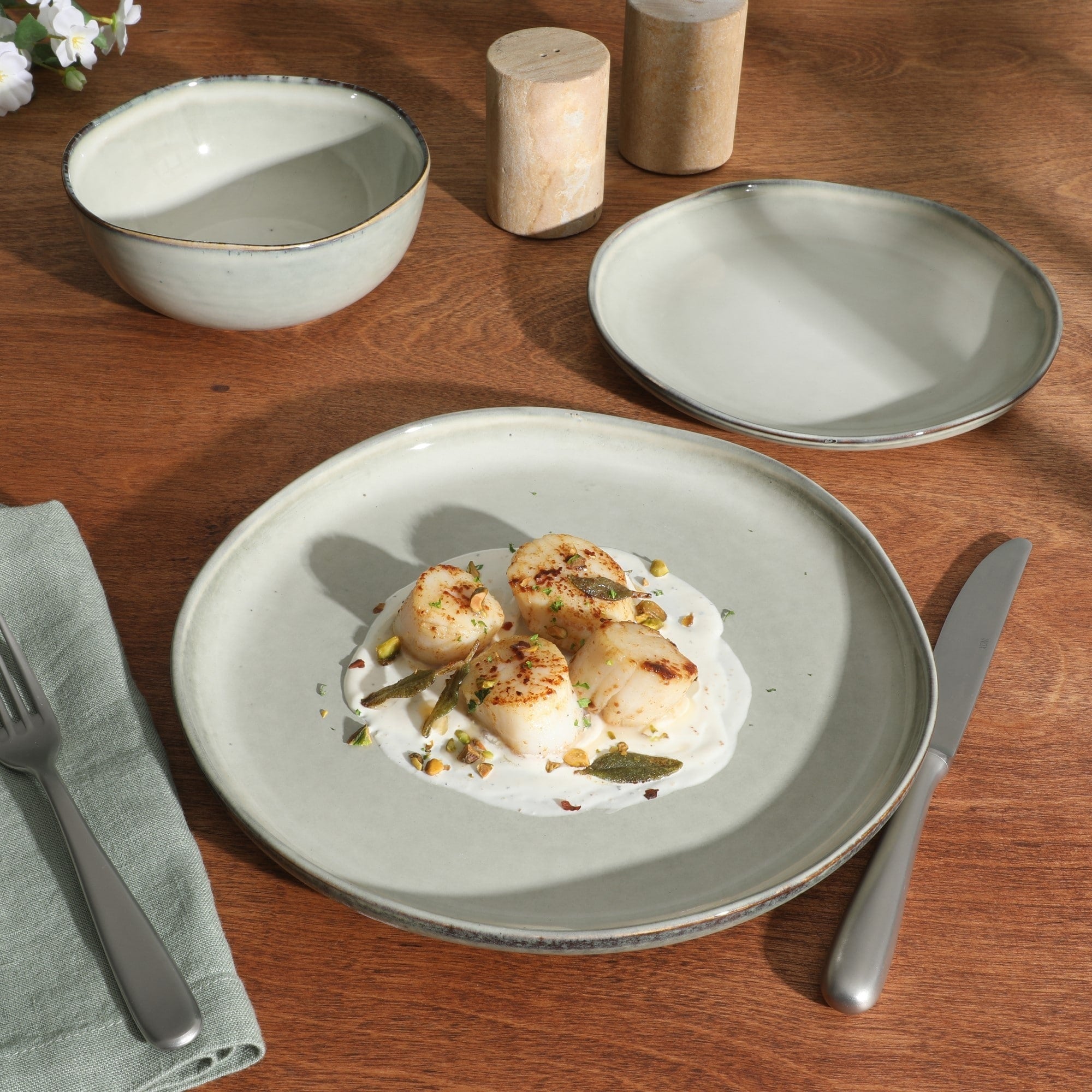 Gibson Soho Lounge Nardini 12 Piece (Service for 4) Plates and Bowls Reactive Glaze Dishes Stoneware Dinnerware Set