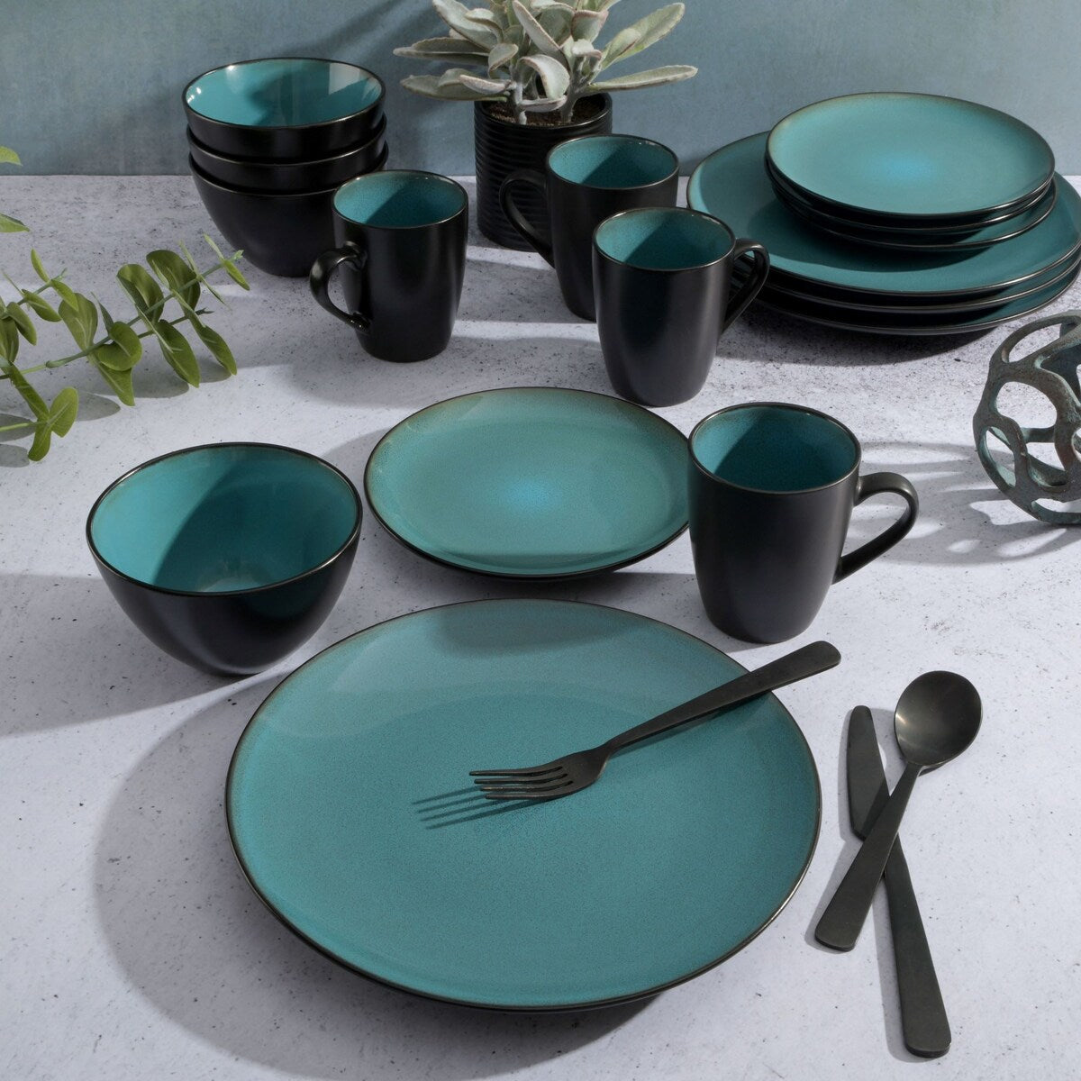 Gibson Soho Lounge Round 16-Piece Dinnerware Set - Blue