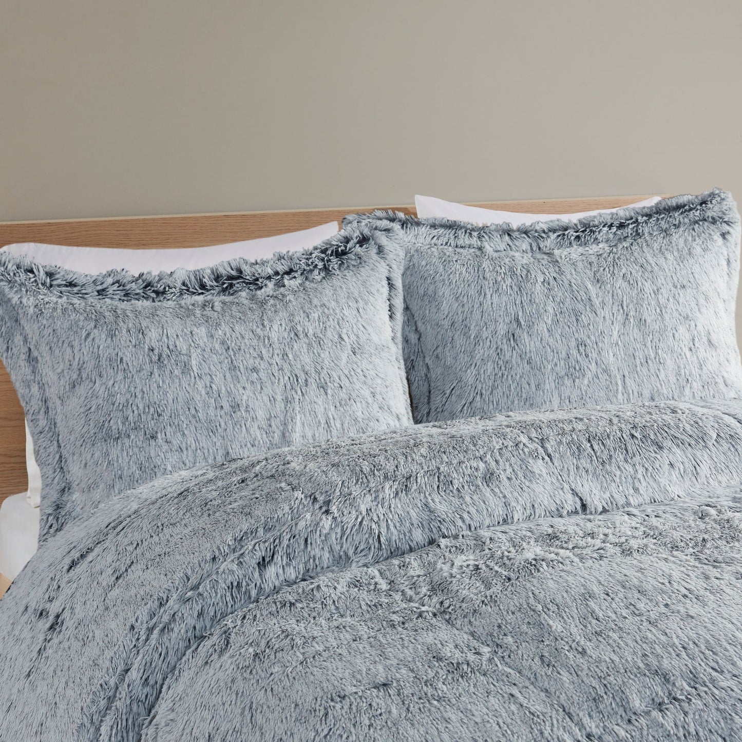 Intelligent Design Leena Shaggy Long Fur Comforter Mini Set