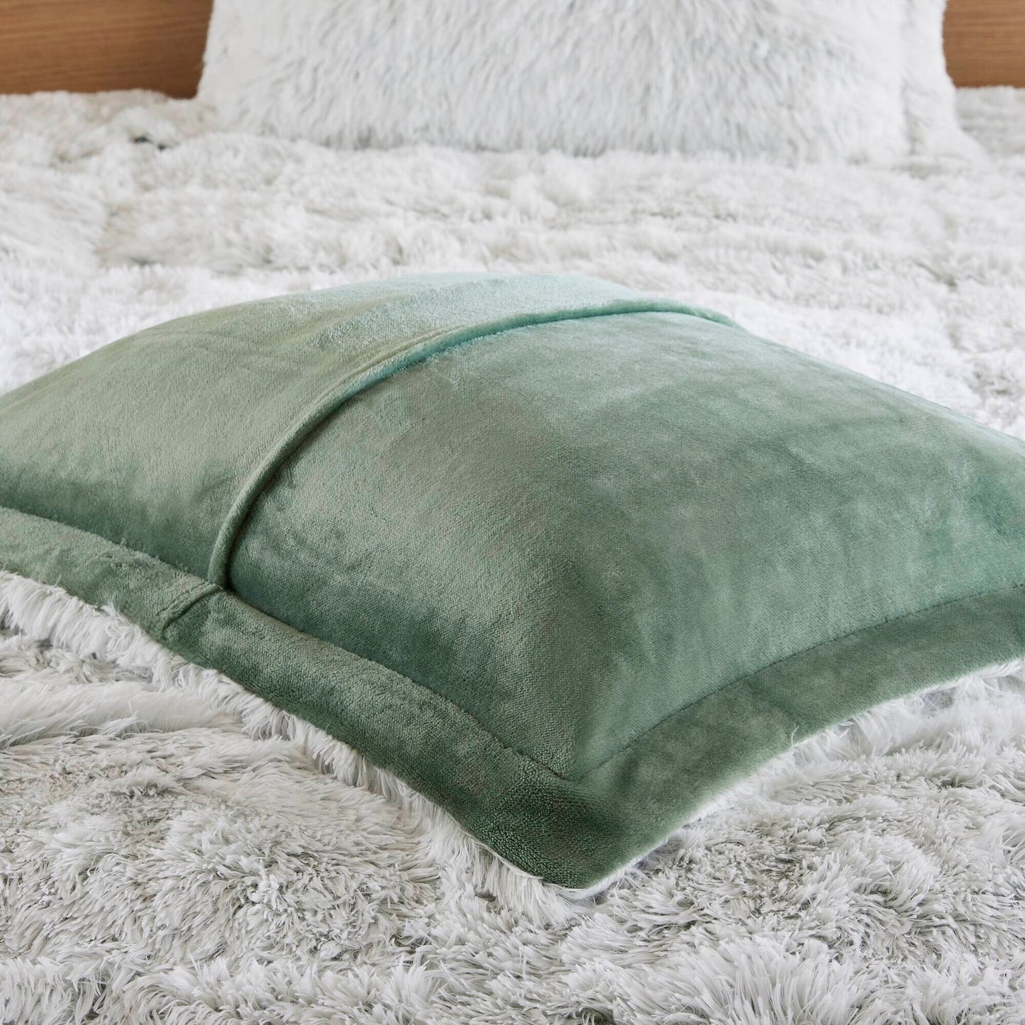 Intelligent Design Leena Shaggy Long Fur Comforter Mini Set