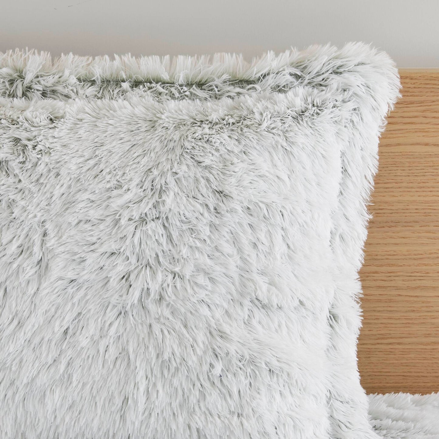 Intelligent Design Leena Shaggy Long Fur Comforter Mini Set
