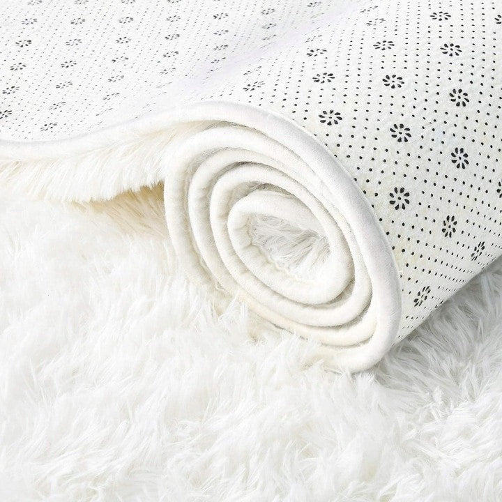 Soft Indoor Area Rug Modern Fluffy Home Carpet - 4' x 5.3'