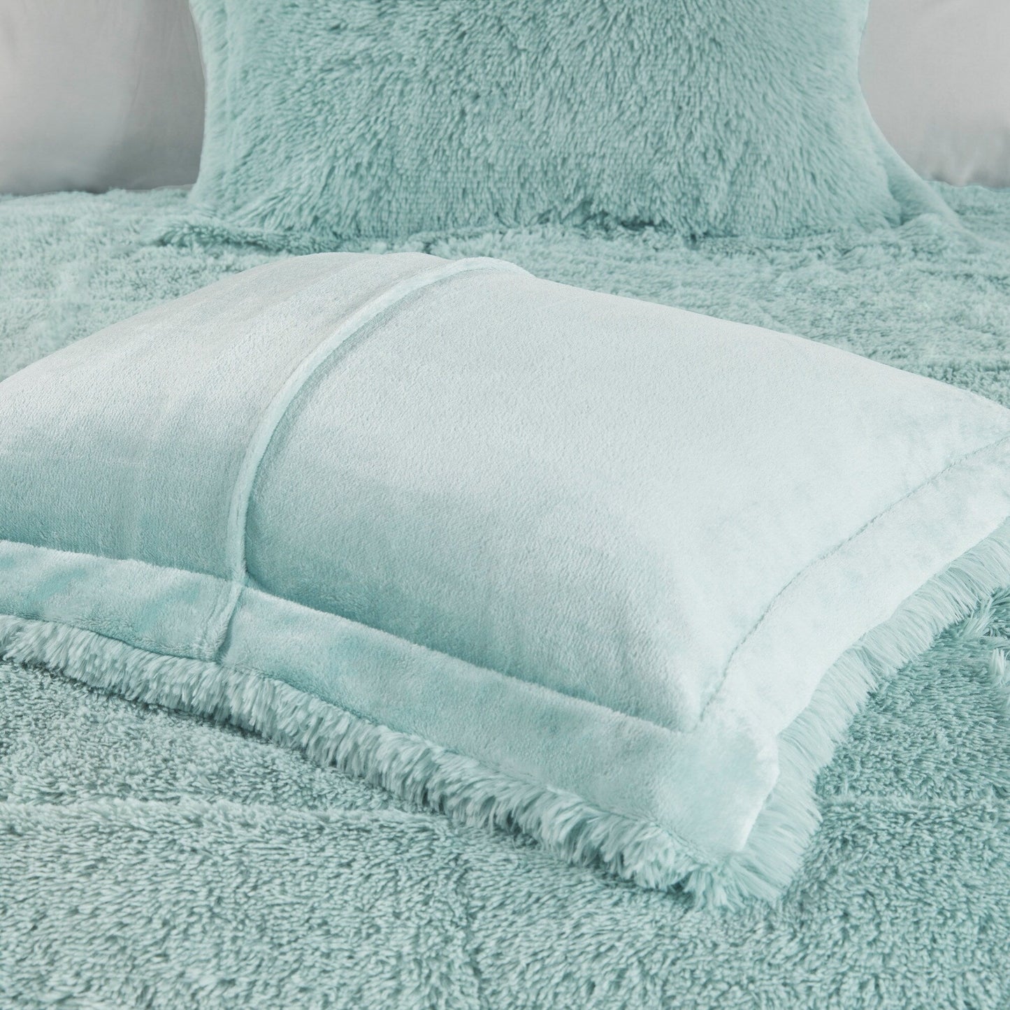 Intelligent Design Leena Shaggy Long Fur Comforter Mini Set