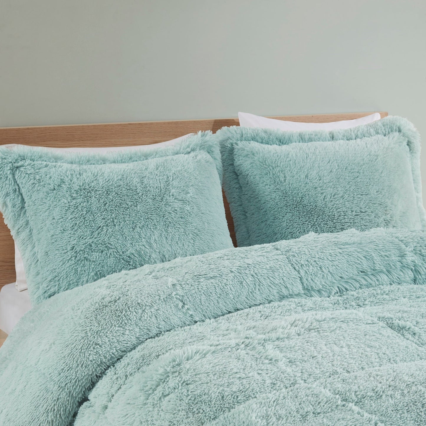 Intelligent Design Leena Shaggy Long Fur Comforter Mini Set