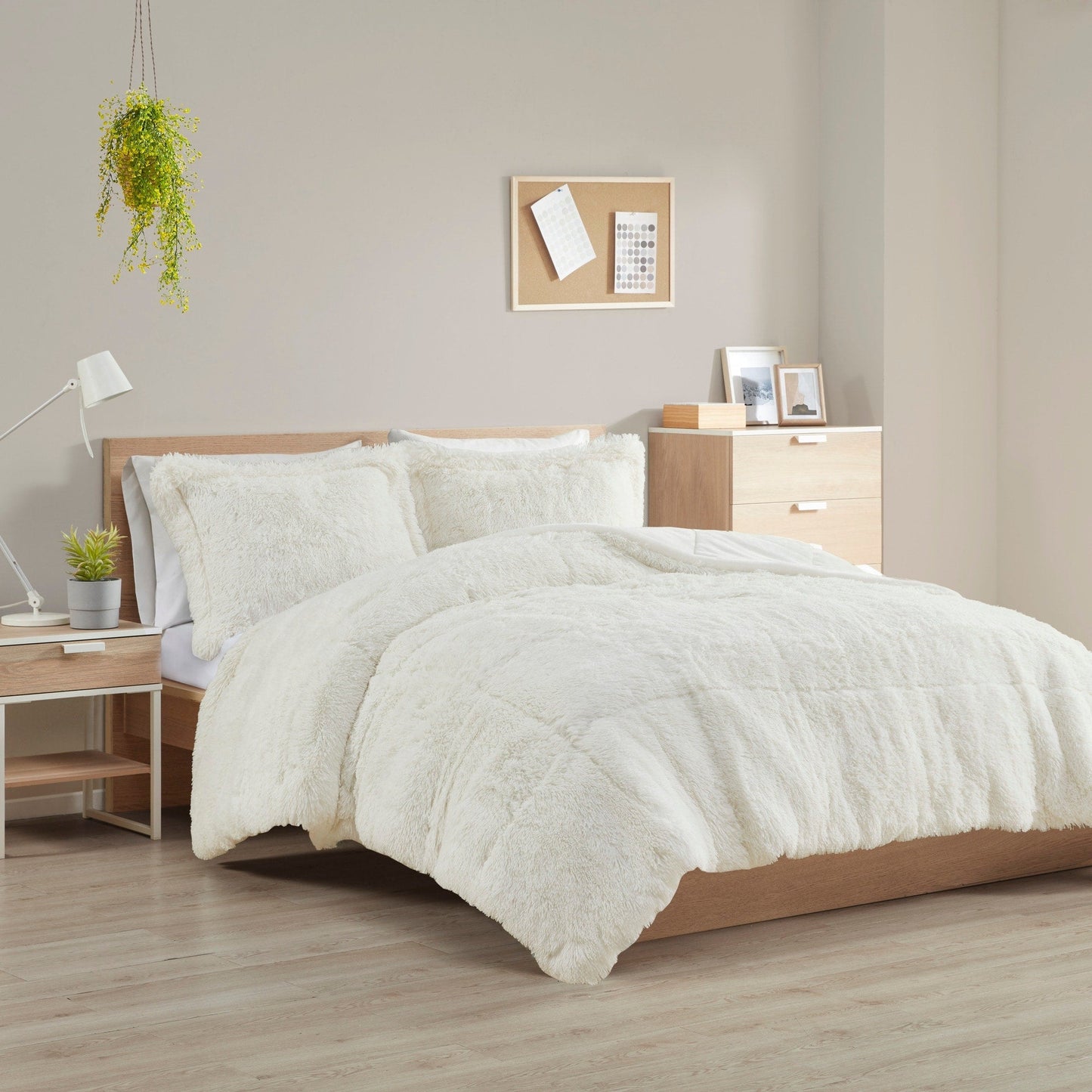Intelligent Design Leena Shaggy Long Fur Comforter Mini Set