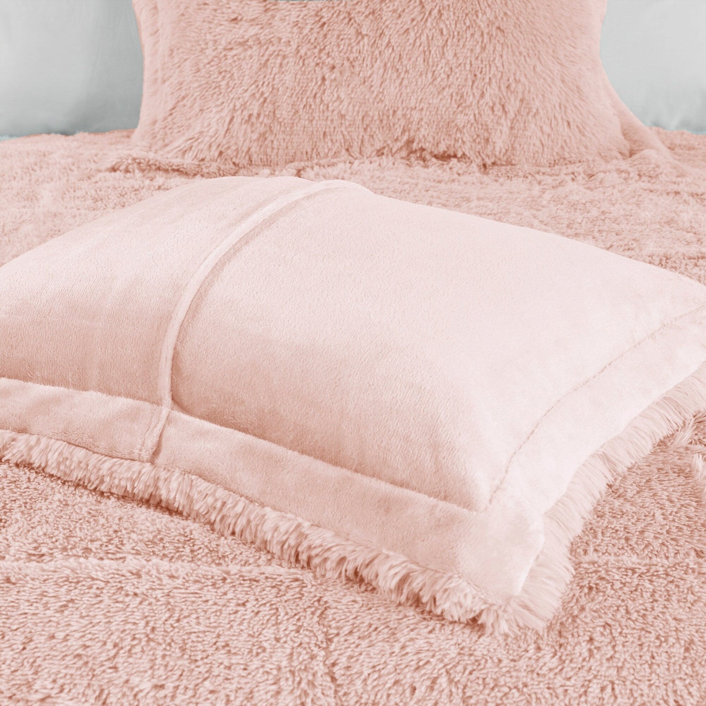 Intelligent Design Leena Shaggy Long Fur Comforter Mini Set