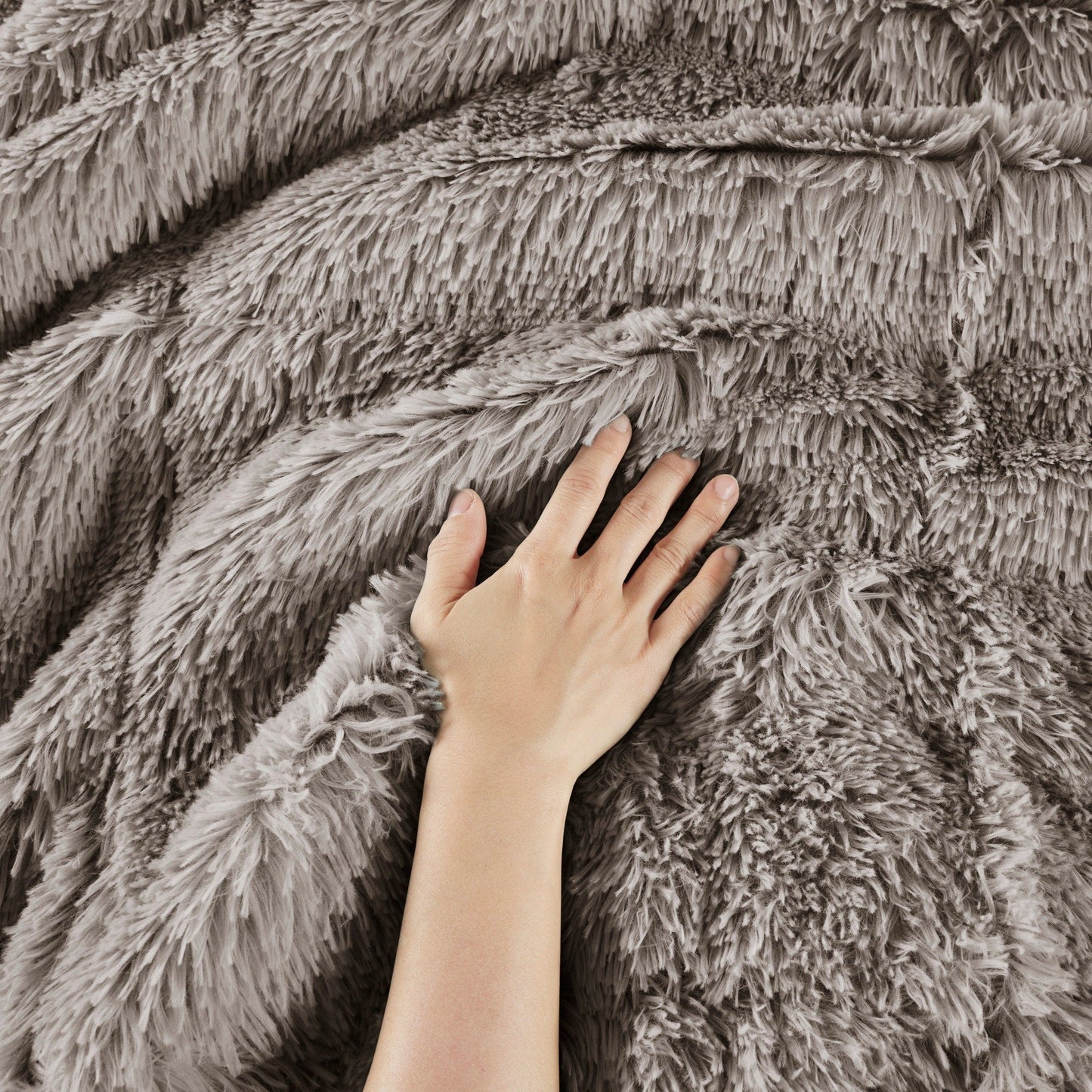 Intelligent Design Leena Shaggy Long Fur Comforter Mini Set