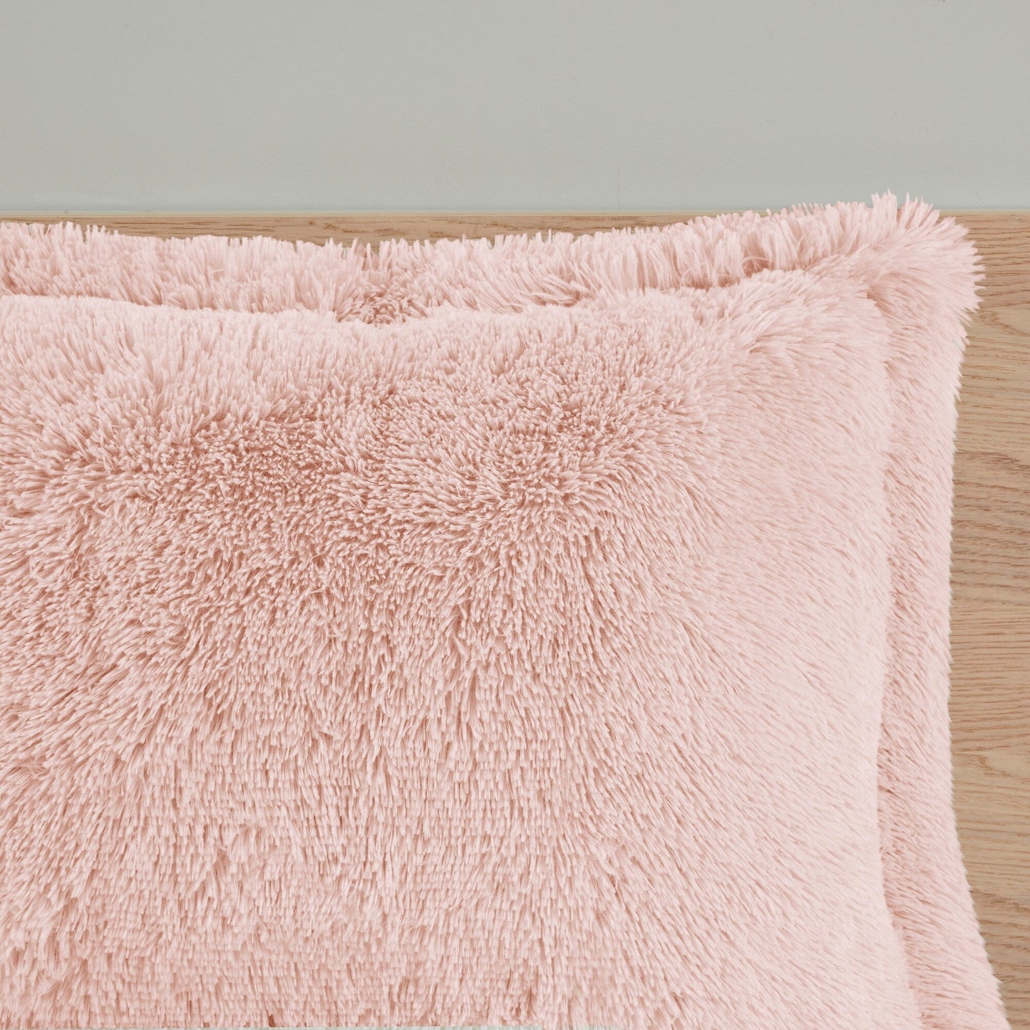 Intelligent Design Leena Shaggy Long Fur Comforter Mini Set