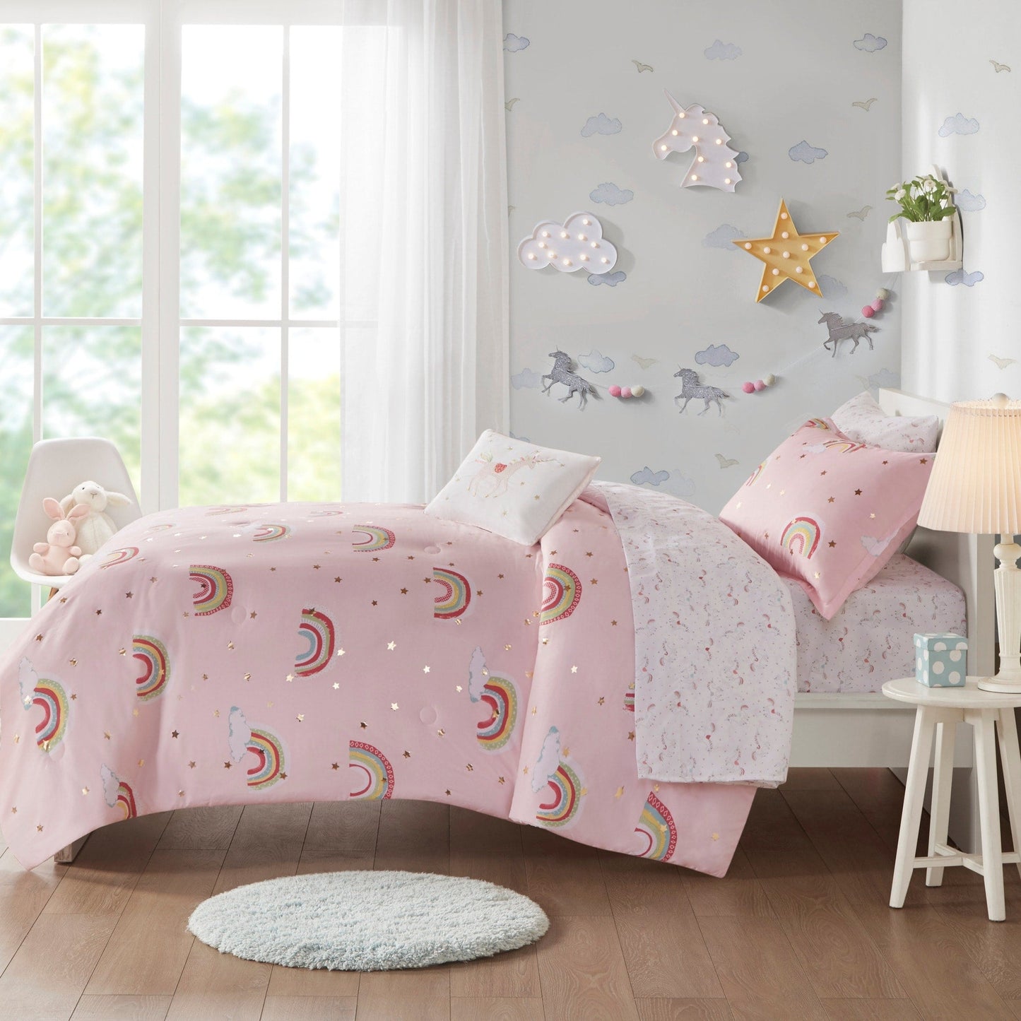 Intelligent Design Kids Mia Rainbow and Metallic Stars Comforter Set with Bed Sheets