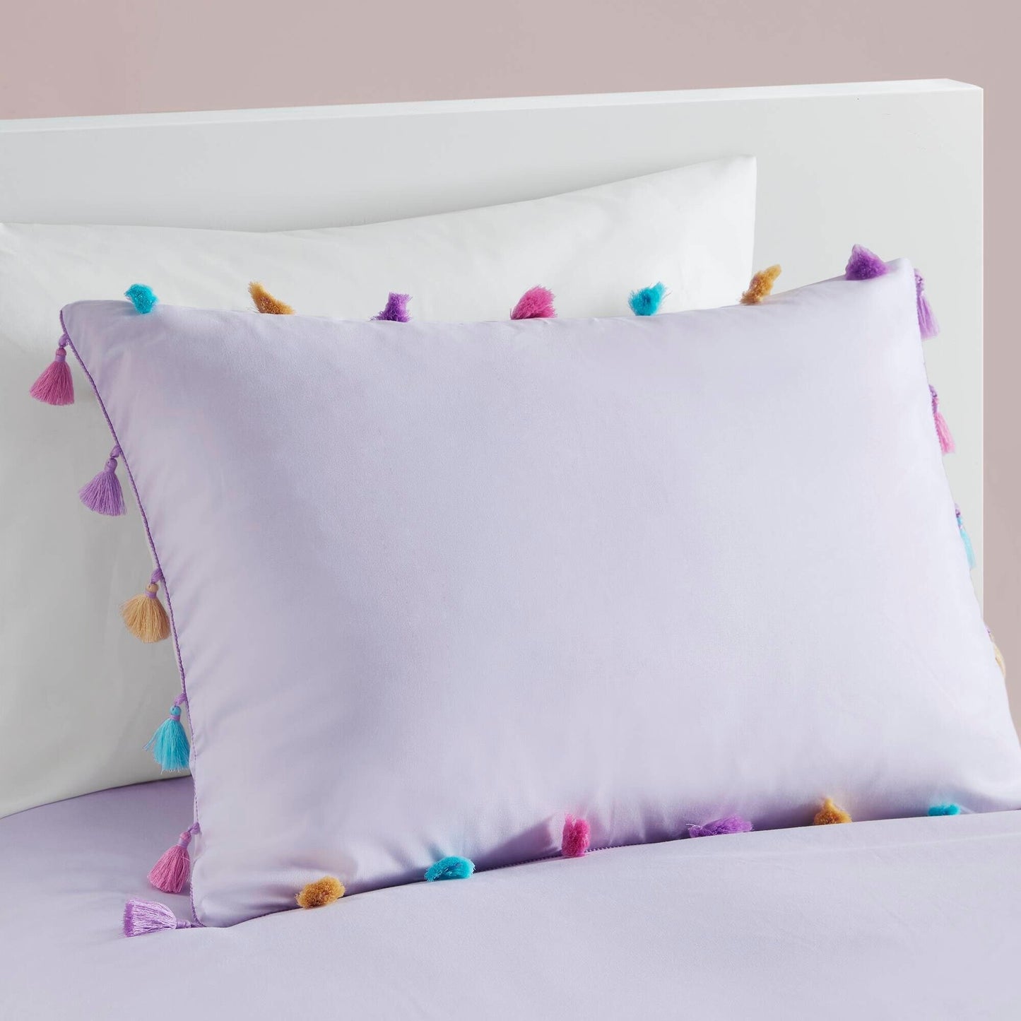Intelligent Design Kids Tanya Tassel Comforter Set with Heart Shaped Throw Pillow