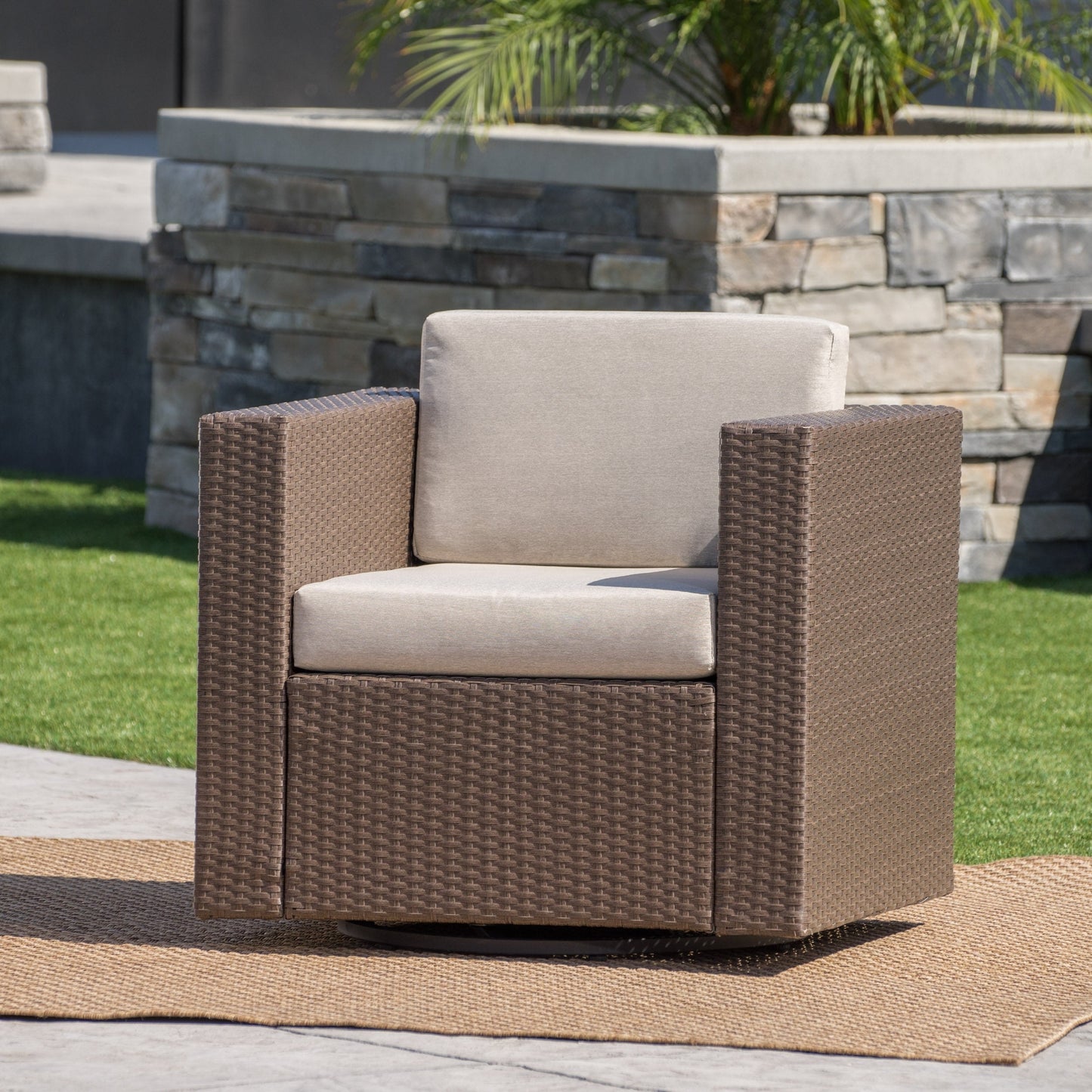 Puerta Outdoor Wicker Swivel Club Chair by Christopher Knight Home