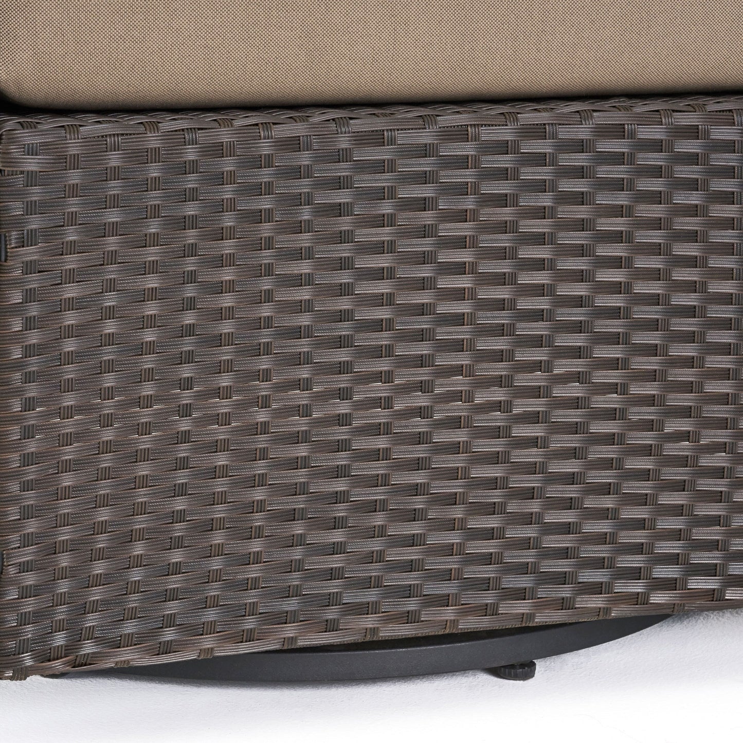 Puerta Outdoor Wicker Swivel Club Chair by Christopher Knight Home