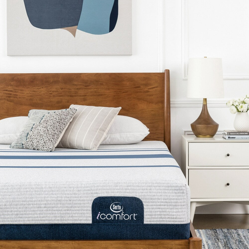 Serta iComfort Blue 300 11-inch Gel Memory Foam Mattress and Adjustable Bed Set