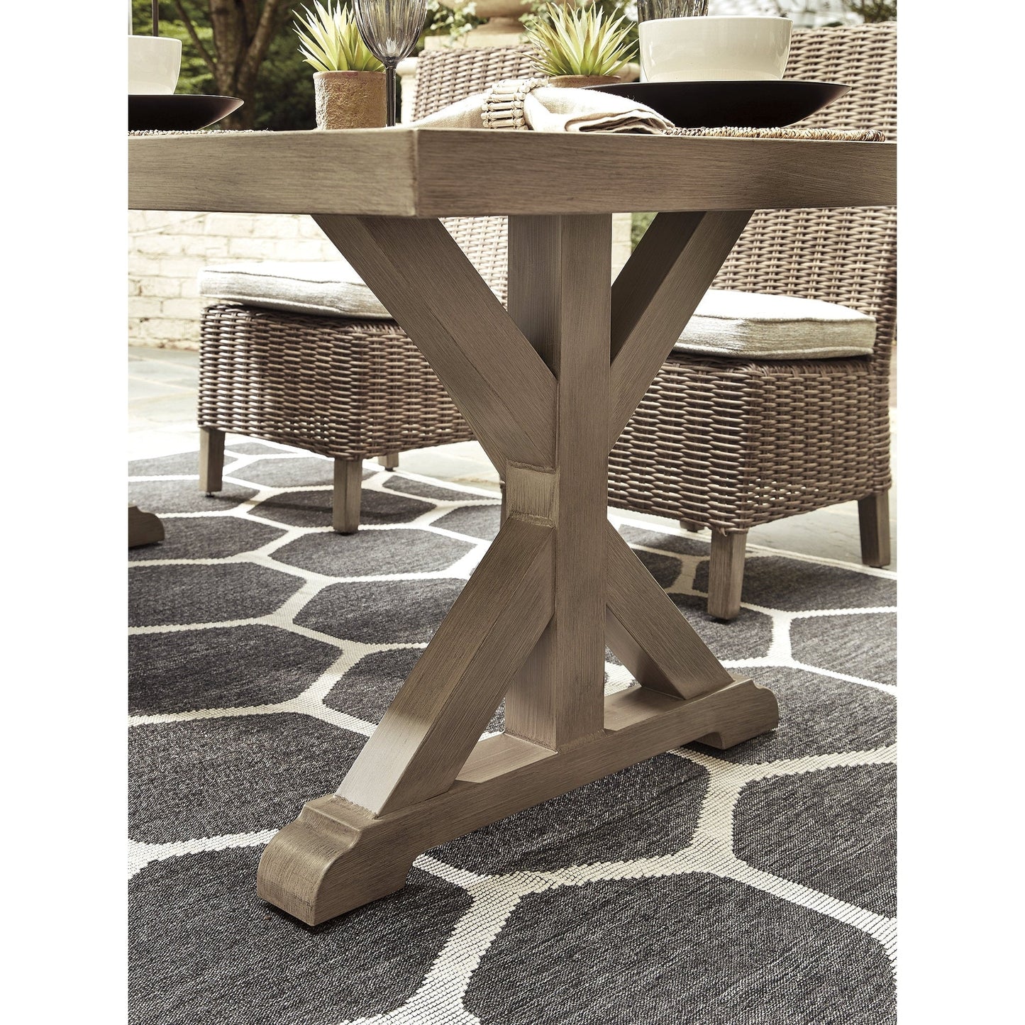 Signature Design by Ashley Beachcroft Brown/Beige 6-Piece Outdoor Seating Package
