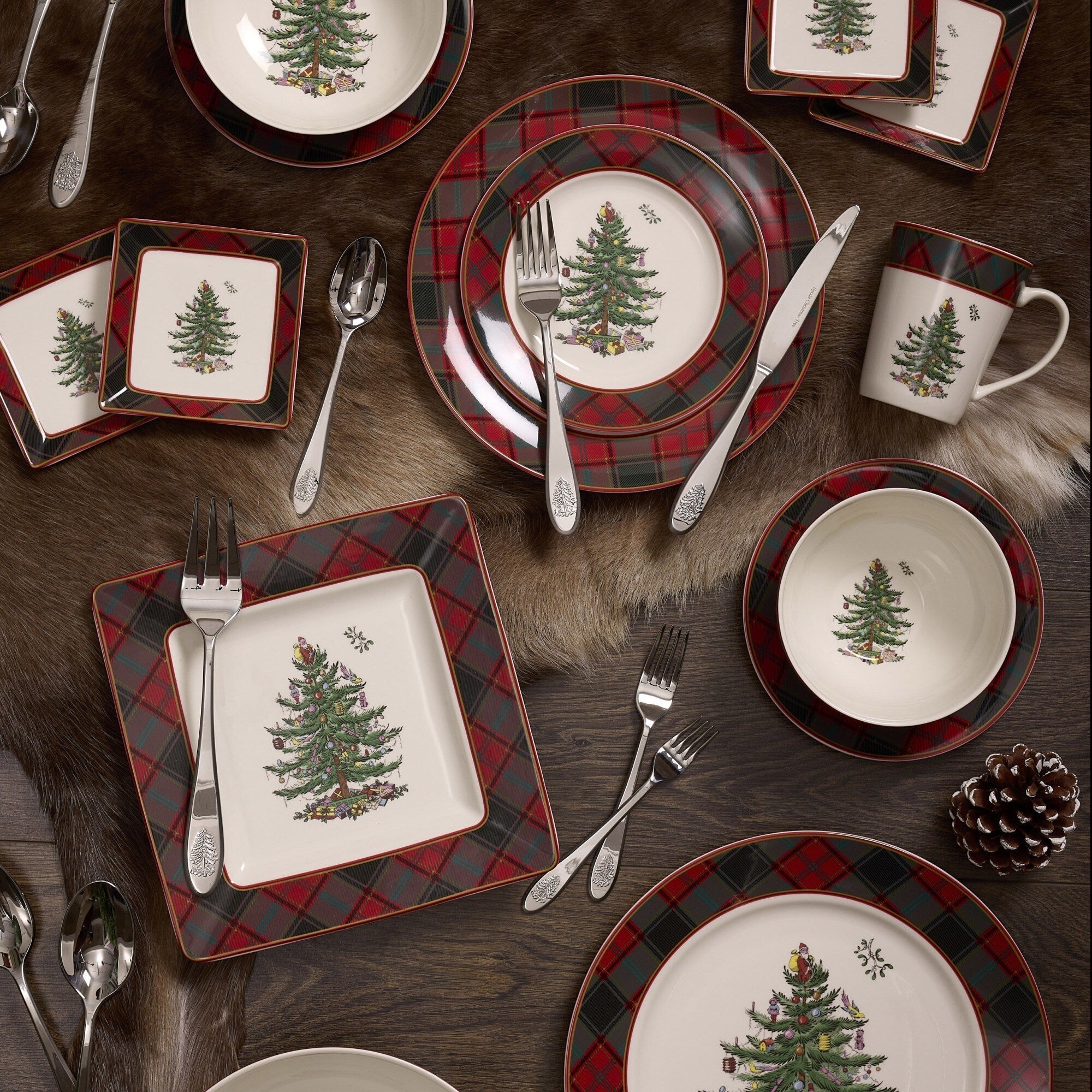 Spode Set of 4 Christmas Tree Square Plates - 7 L x 7 W