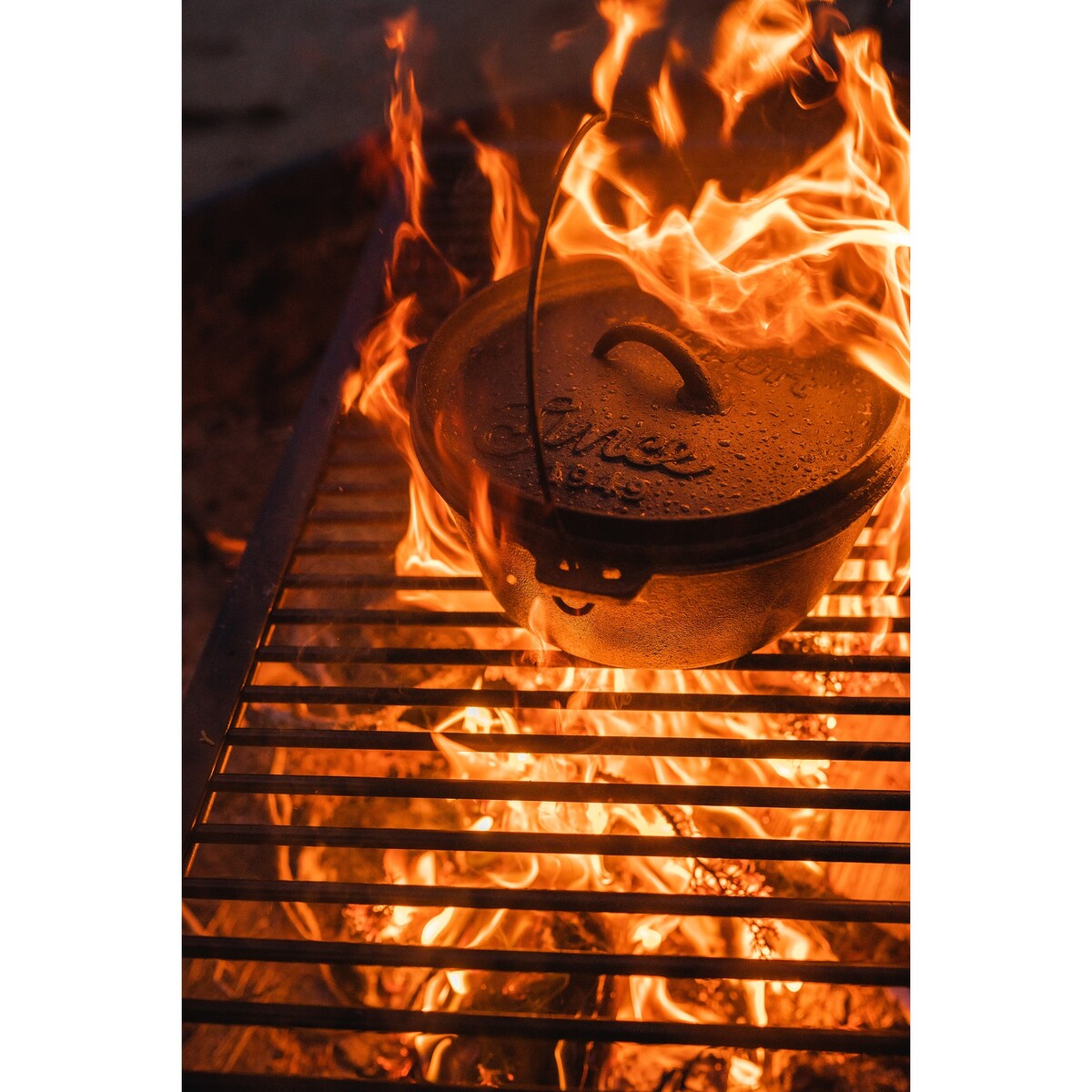 Stansport 8 QT Pre-Seasoned Cast Iron Dutch Oven Flat Bottom - 12 L x 12 W x 5 H