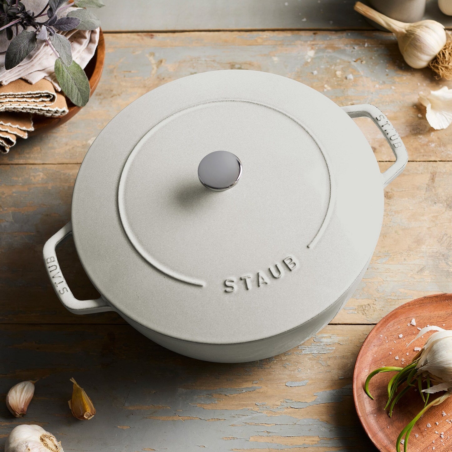 Staub Cast Iron Essential French Oven, Dutch Oven, 5-quart, serves 5-6, Made in France - 5-qt