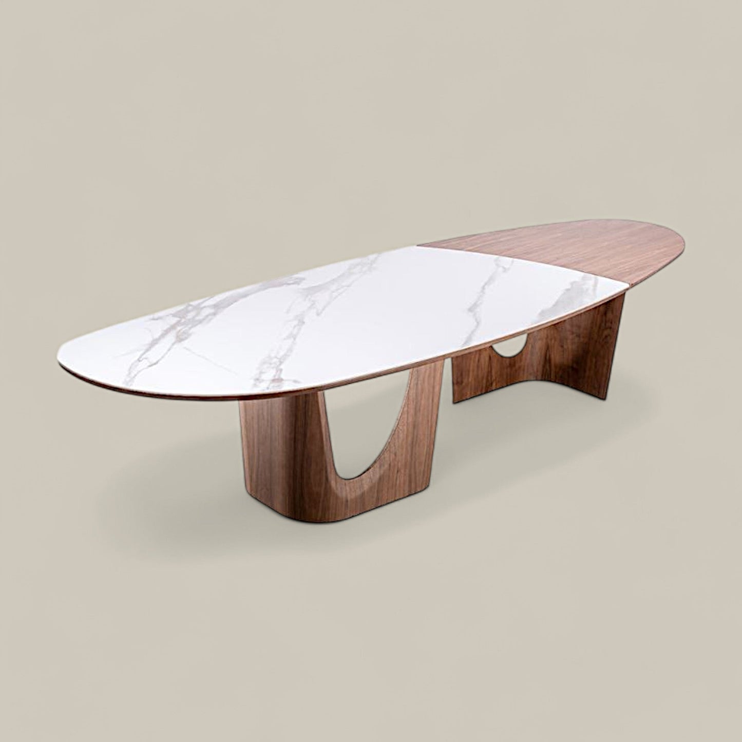 Table à manger ensoleillée