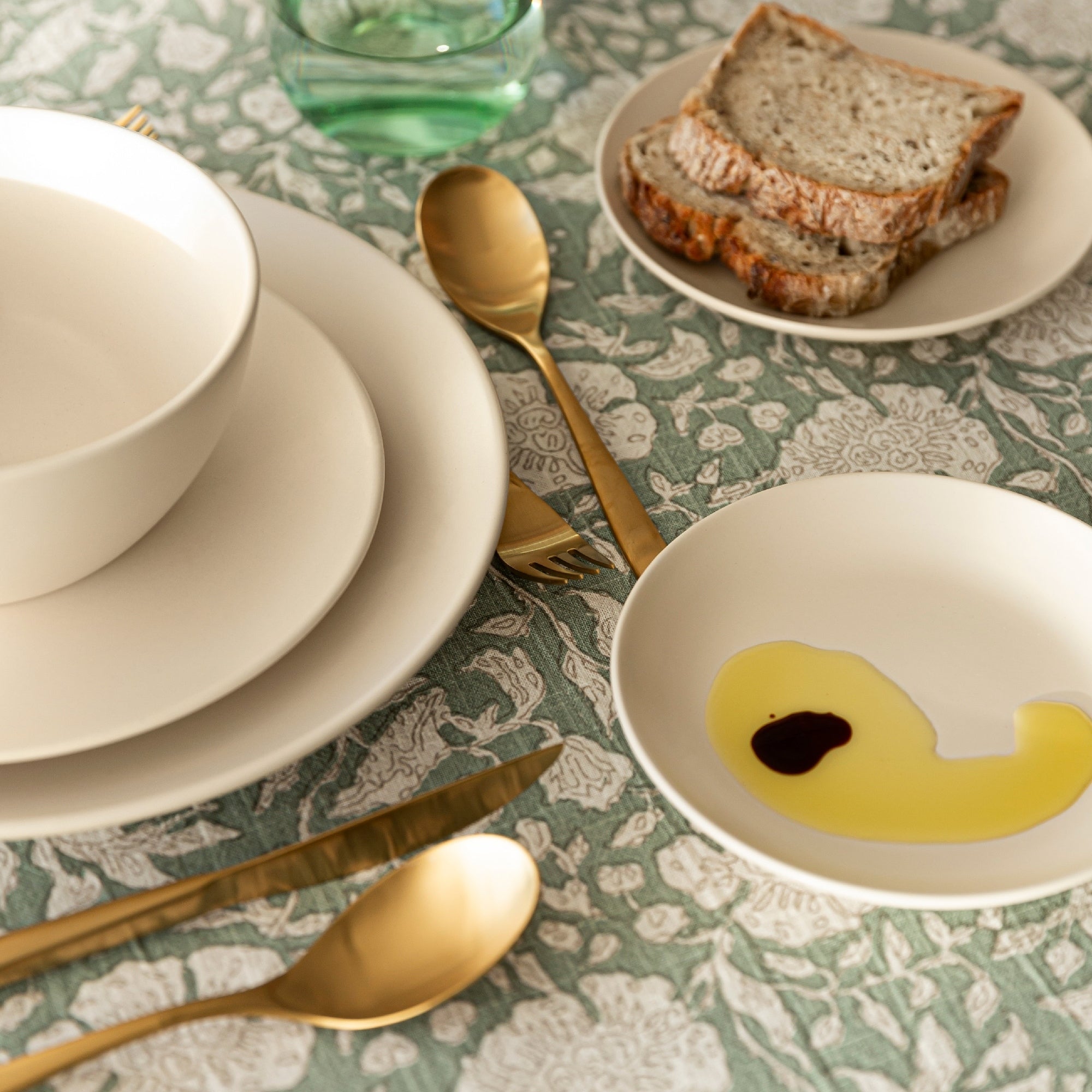 over&back Coupe Semi-Matte Stoneware Appetizer Plates, Set of 4